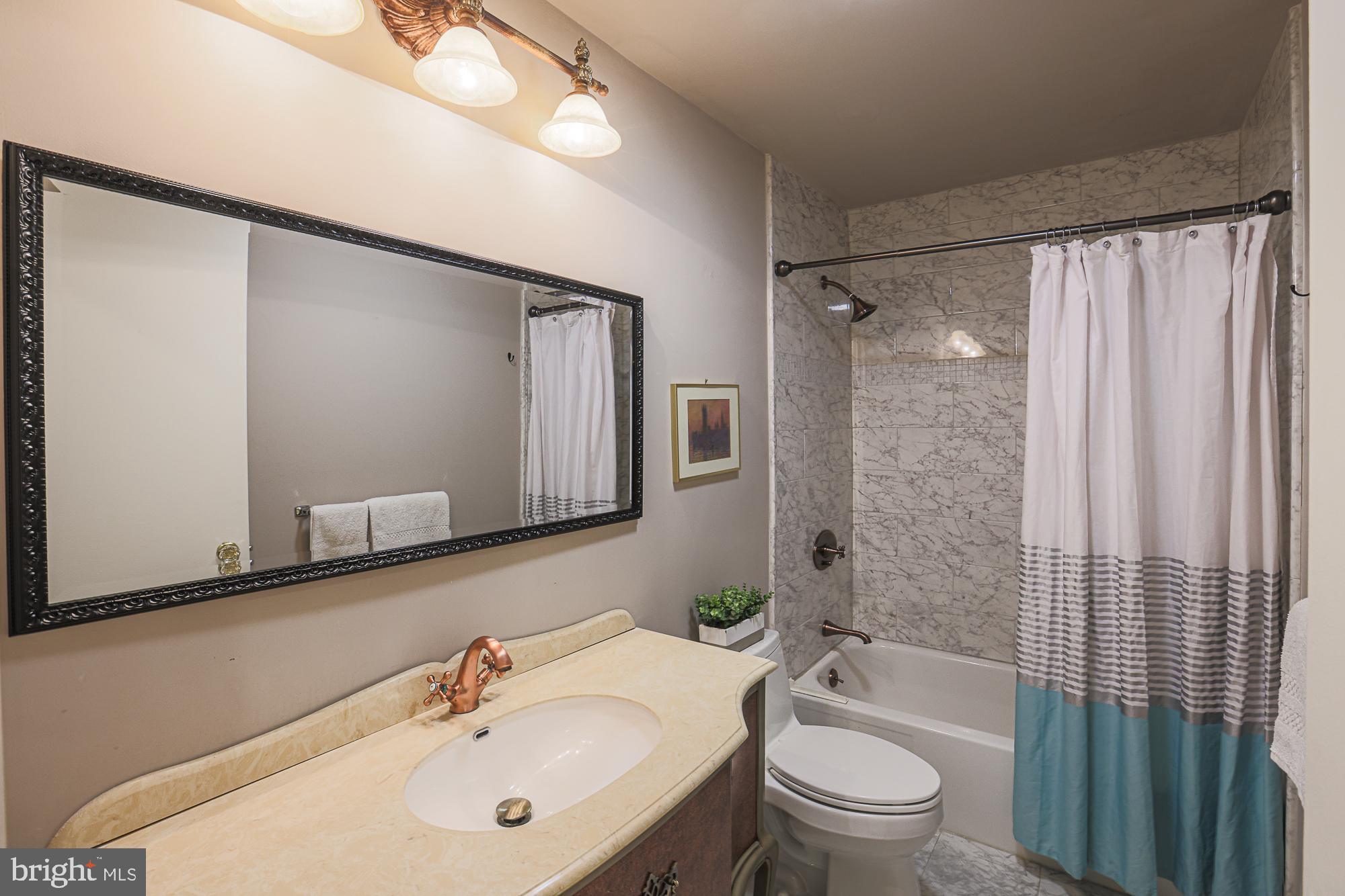 BUCKINGHAM MANOR - Residential