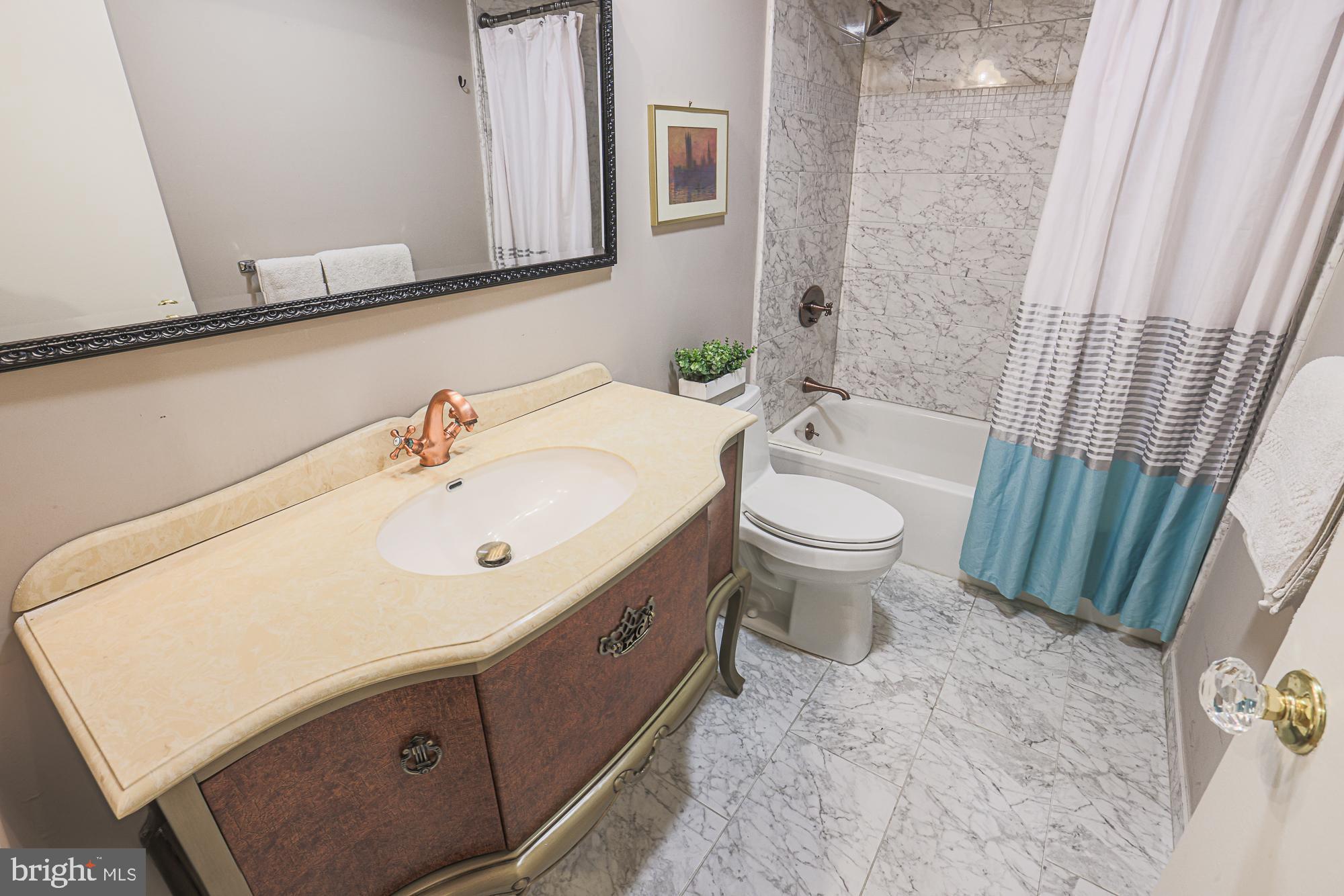 BUCKINGHAM MANOR - Residential