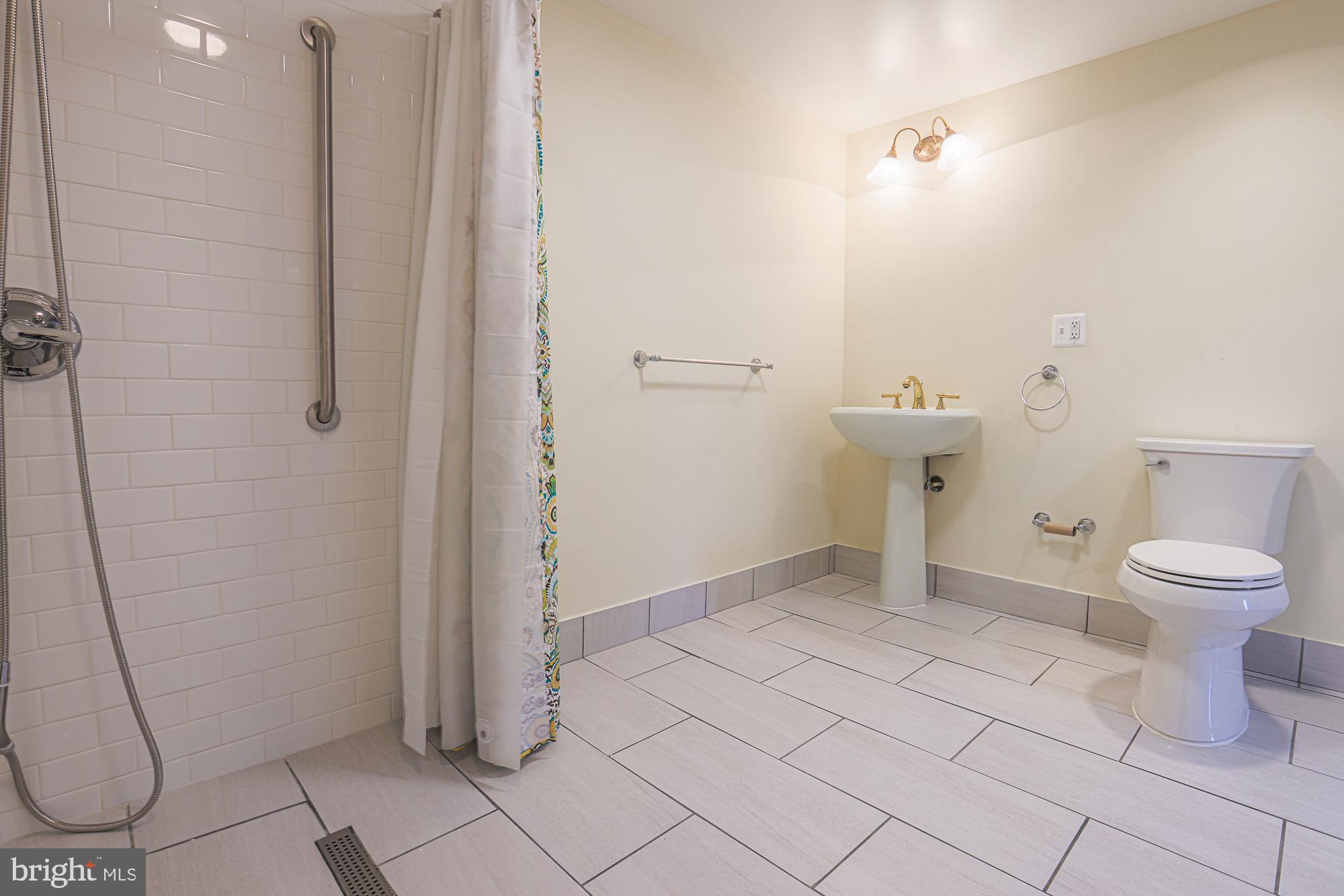 BUCKINGHAM MANOR - Residential