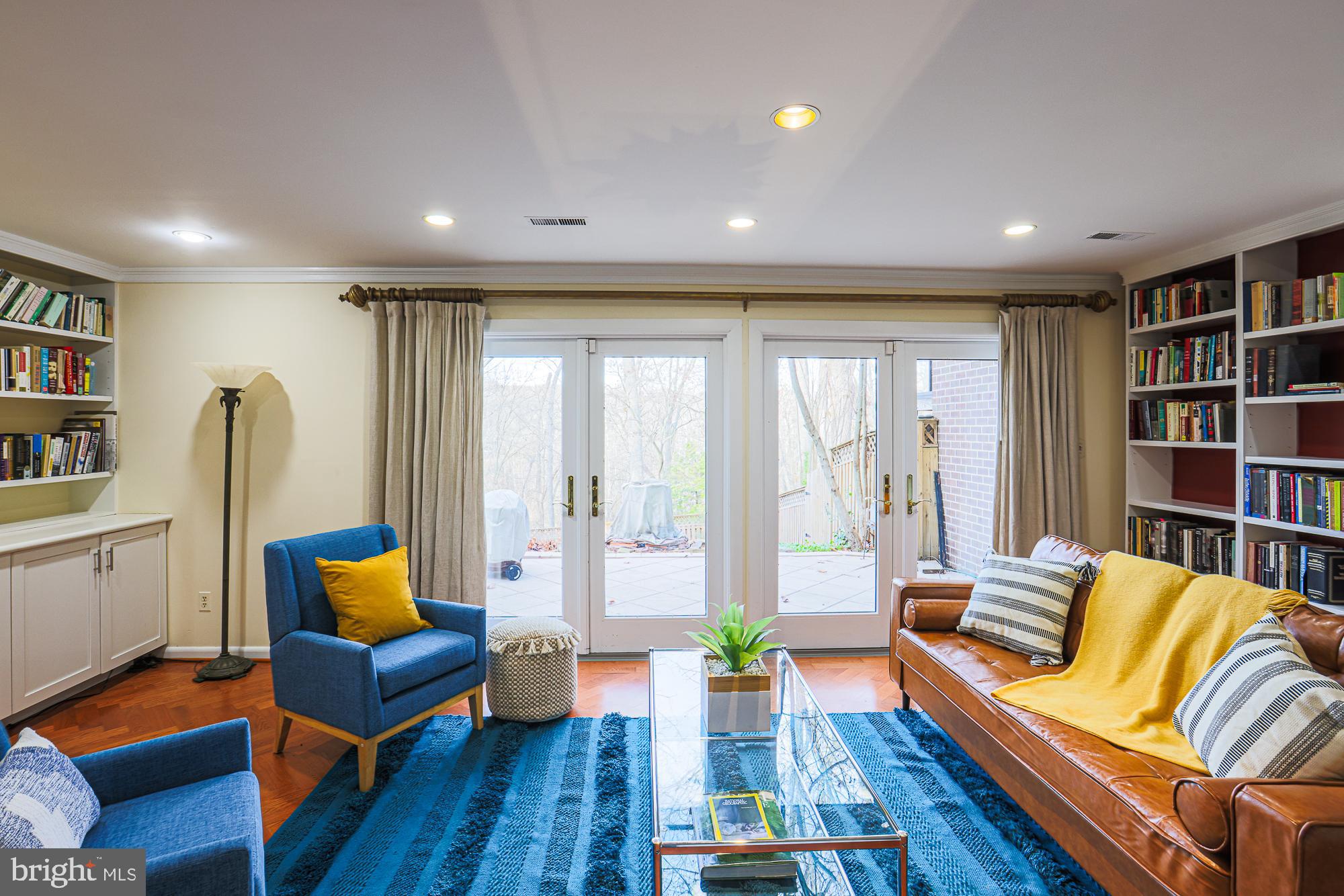 BUCKINGHAM MANOR - Residential