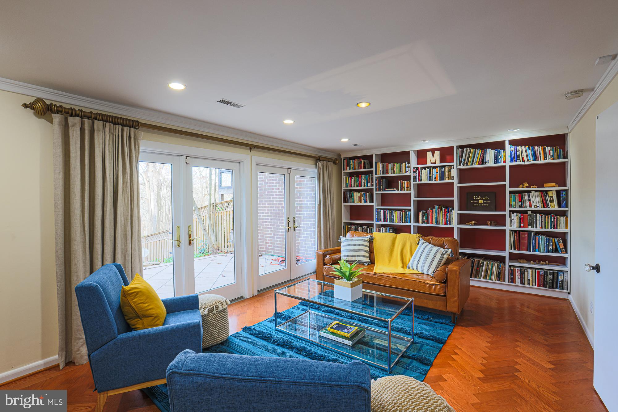 BUCKINGHAM MANOR - Residential