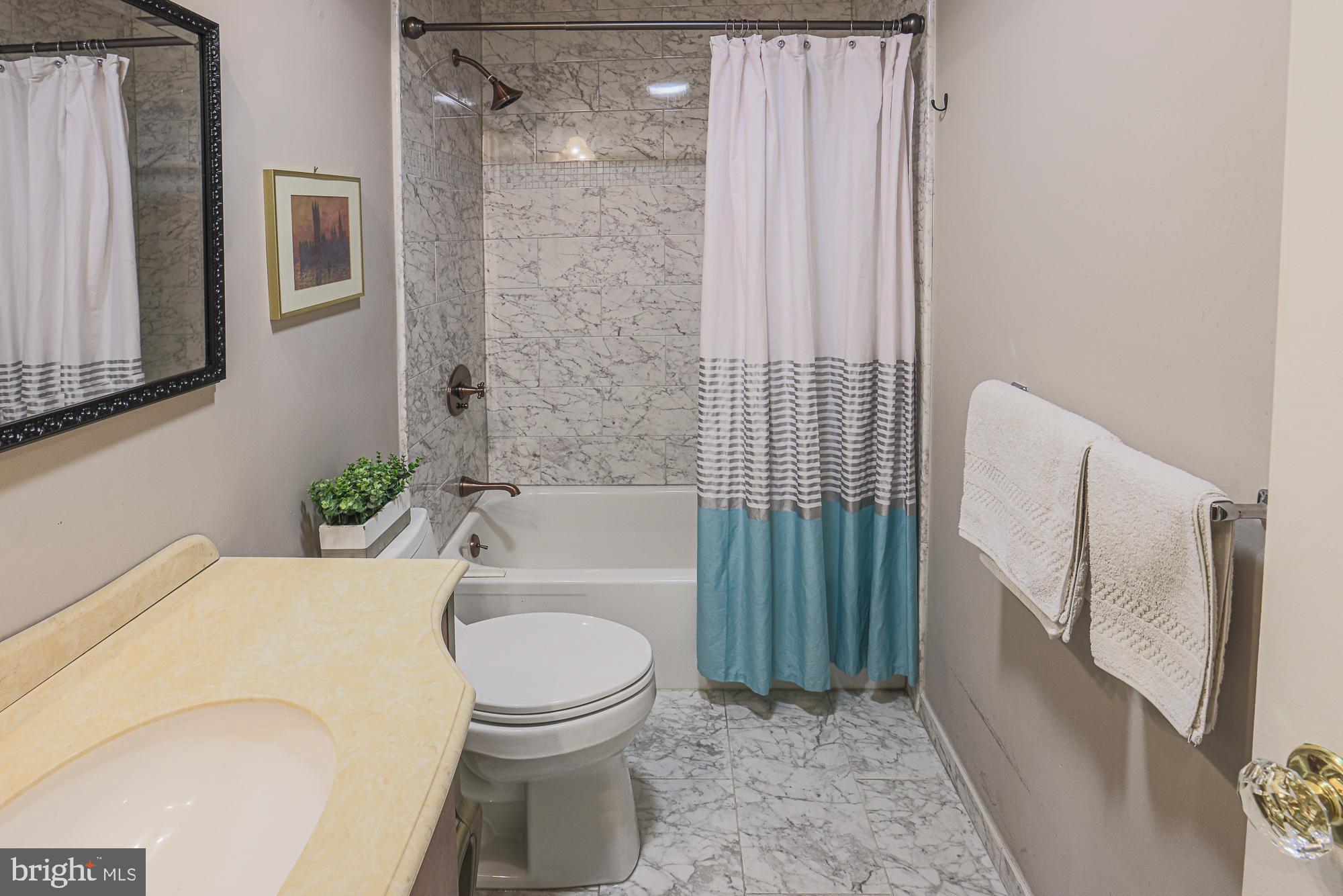 BUCKINGHAM MANOR - Residential