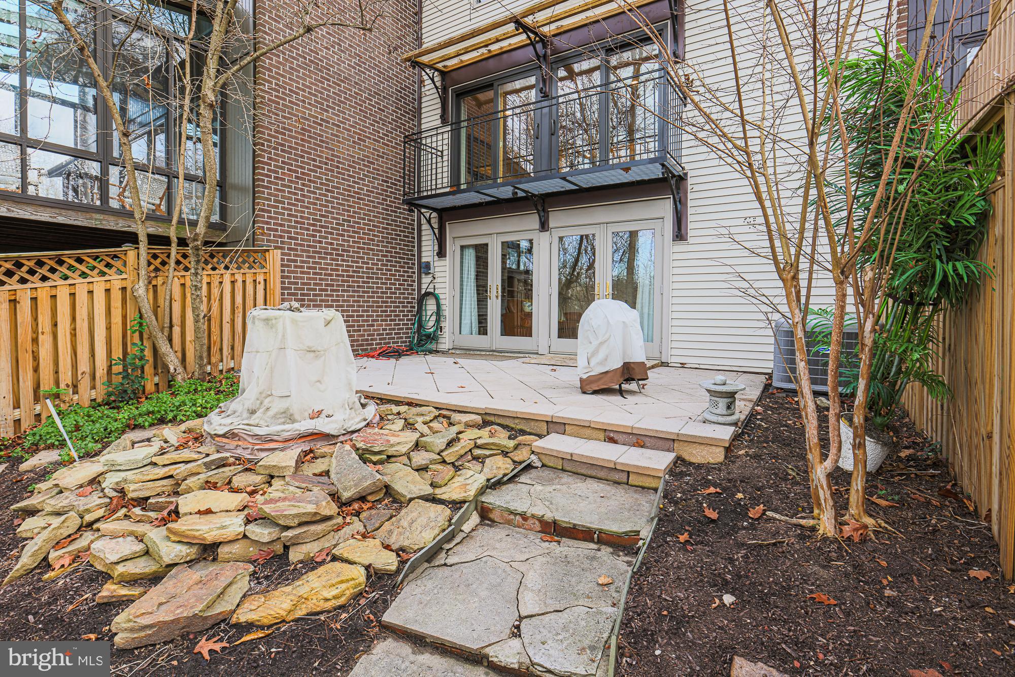 BUCKINGHAM MANOR - Residential