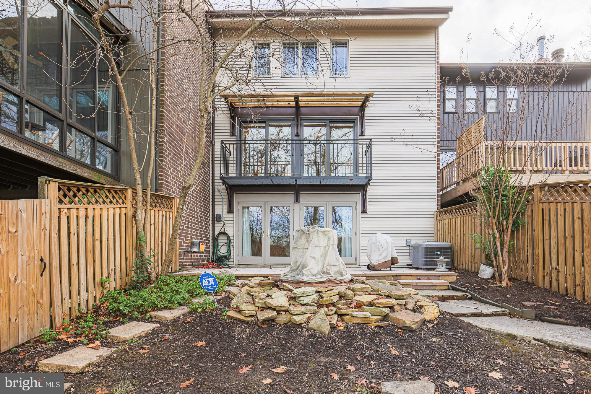 BUCKINGHAM MANOR - Residential