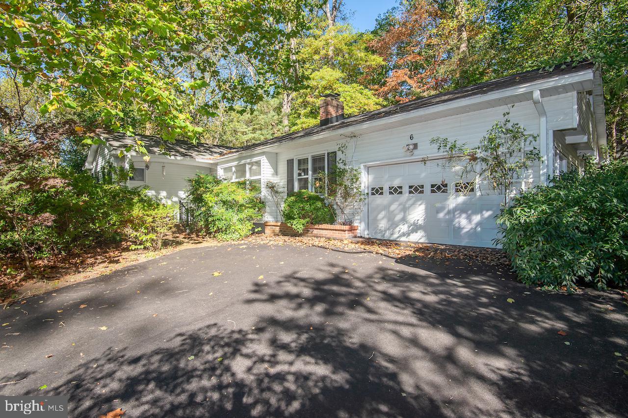 6 GILMORE LANE