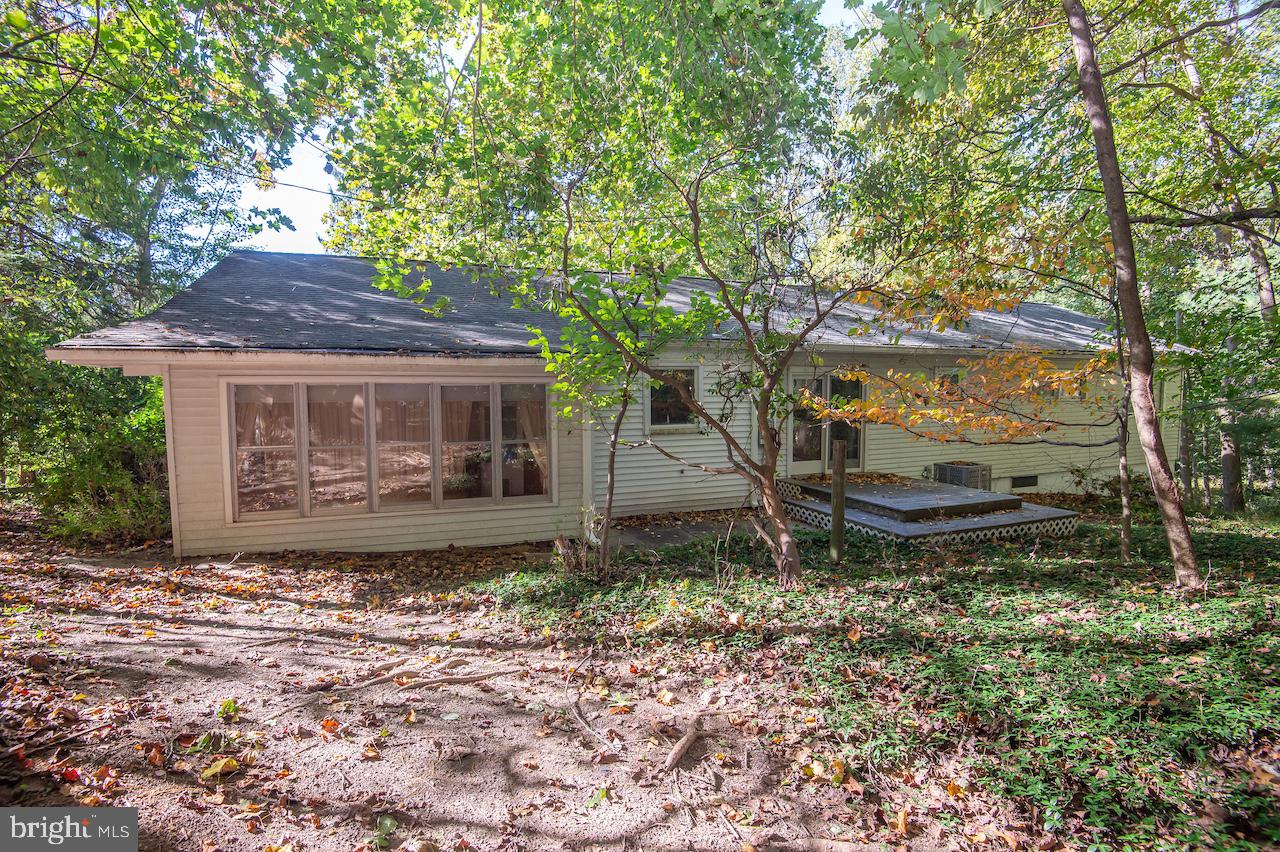 6 GILMORE LANE