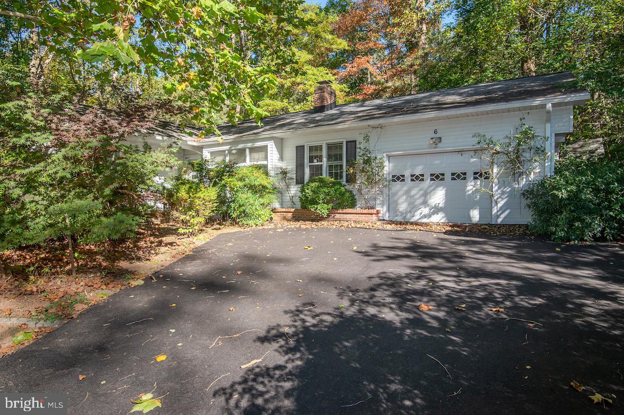 6 GILMORE LANE