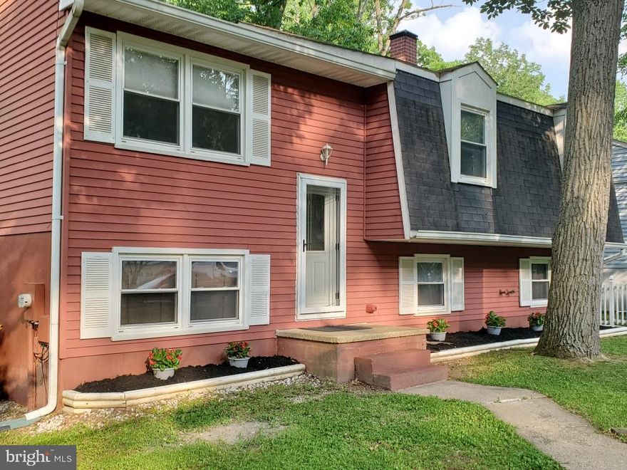 Turn-key 4 bedroom 2.5 bath home in sought after Arden on the Severn.   Wonderful updates throughout.   Updated kitchen with new cabinetry, granite countertops and stainless steel appliances.   Spacious dining room & living room.   Three generously sized bedrooms, full & half bath complete the main level.   Fully finished lower walk out level, offers a forth bedroom and 2nd full (updated) bathroom, large recroom with wood stove and utility room.    Enjoy your summer evenings on the oversized deck overlooking the private rear yard!   With in walking distance to one of the private Arden Beaches.    This one is not to be missed!