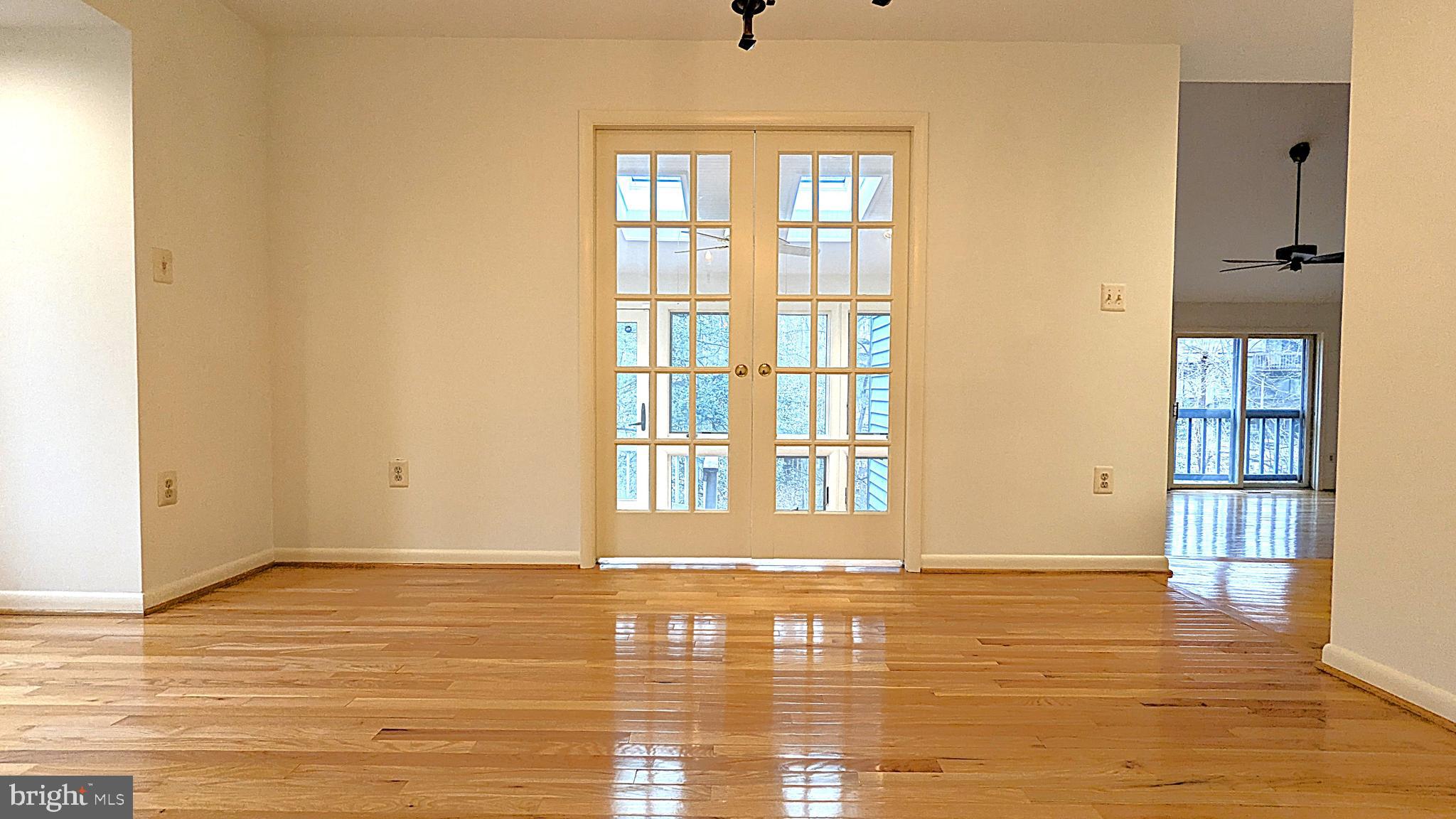 RESTON - Residential