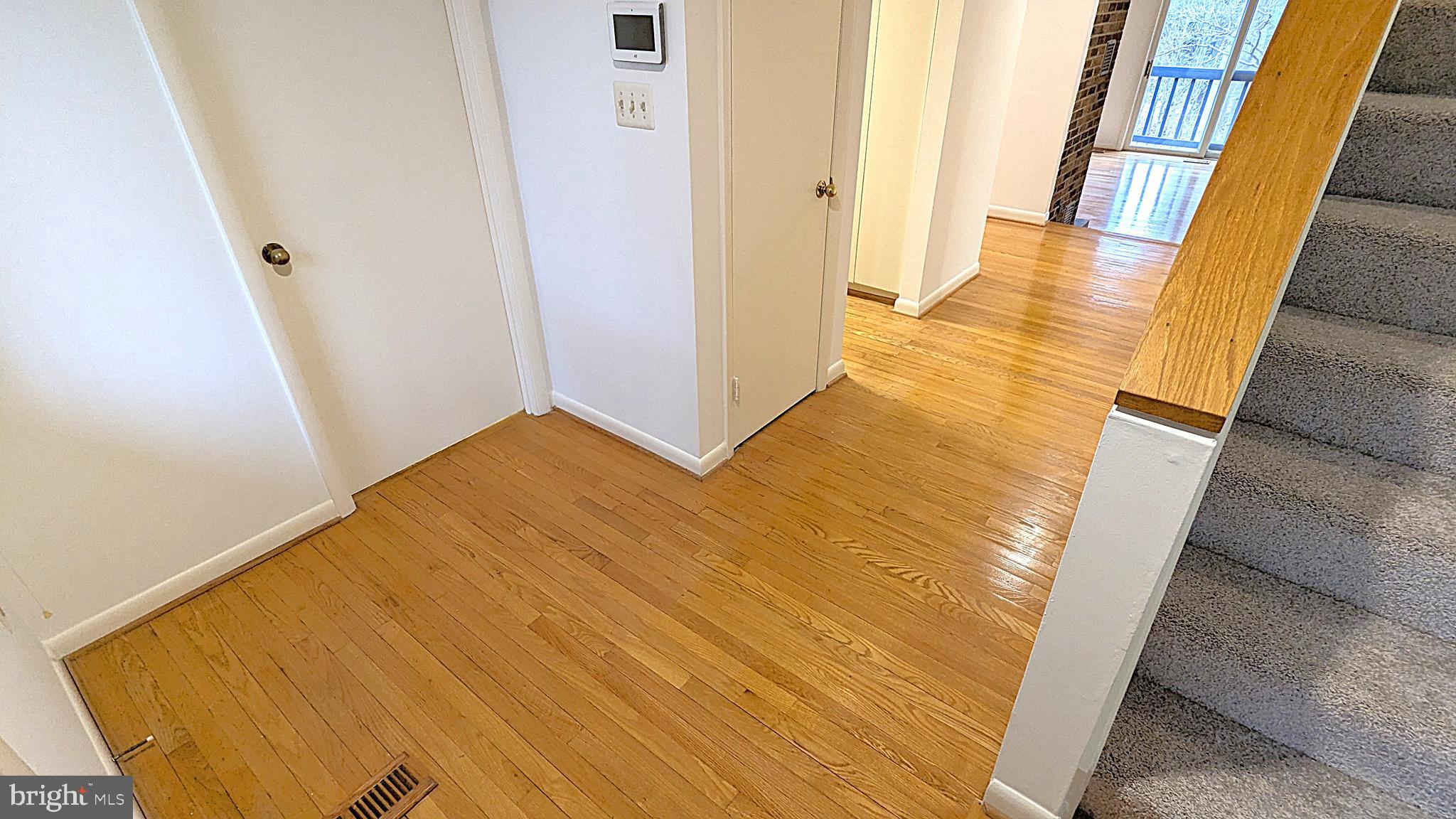 RESTON - Residential