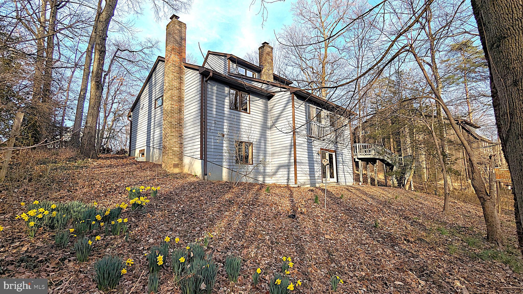 11589 LAKE NEWPORT ROAD