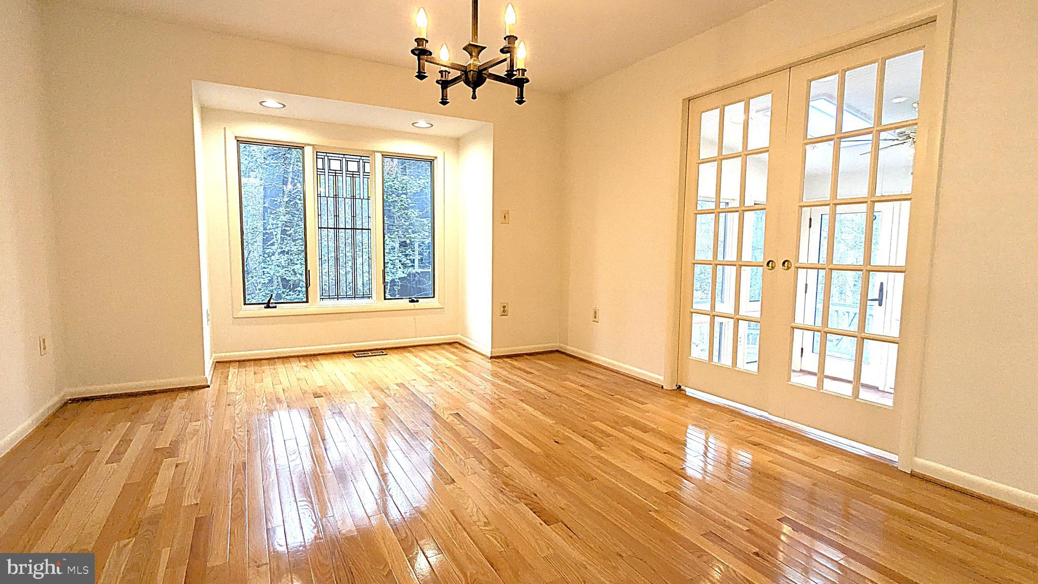 RESTON - Residential