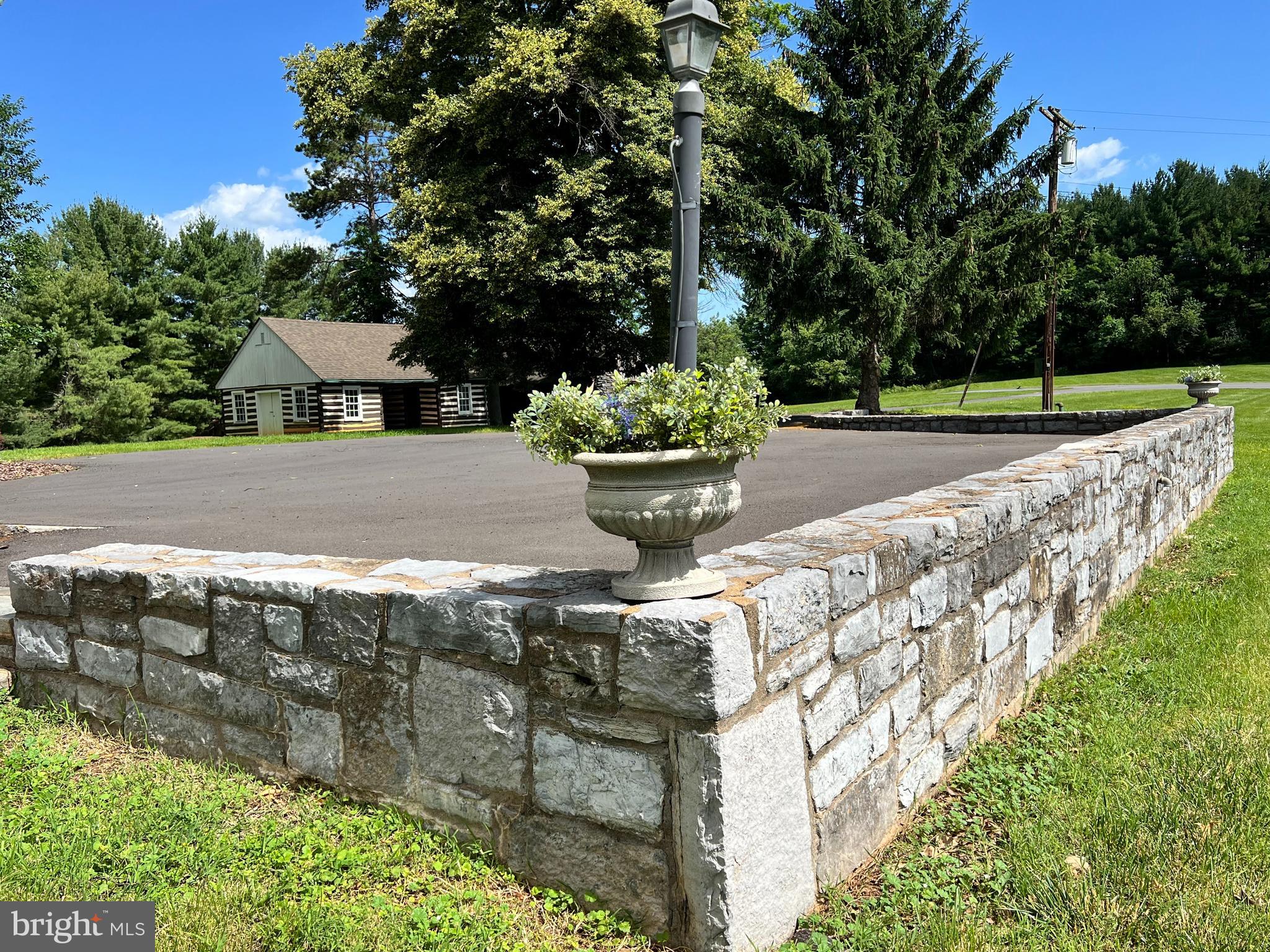 GLEN LEA - Residential