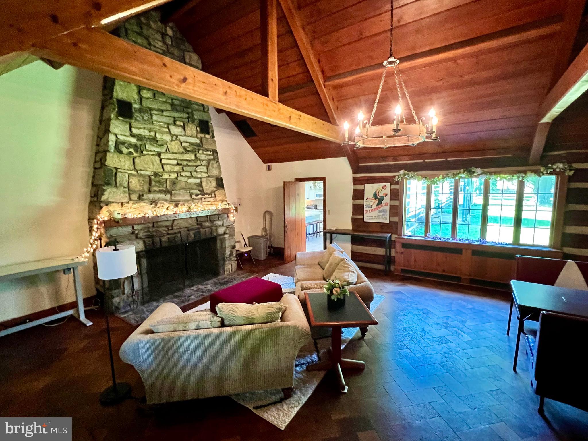 GLEN LEA - Residential