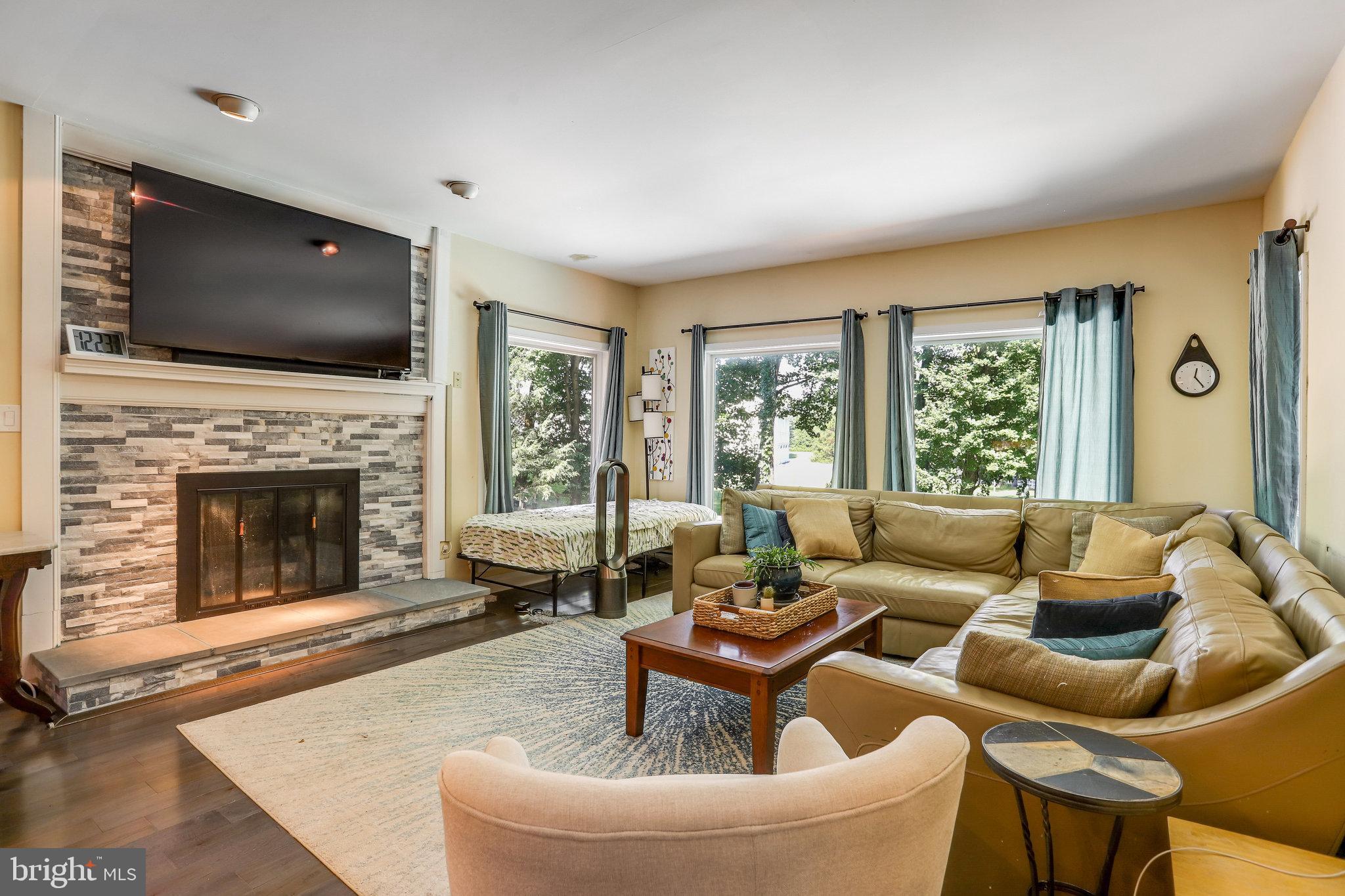 WALKER WOODS LAKE - Residential Lease