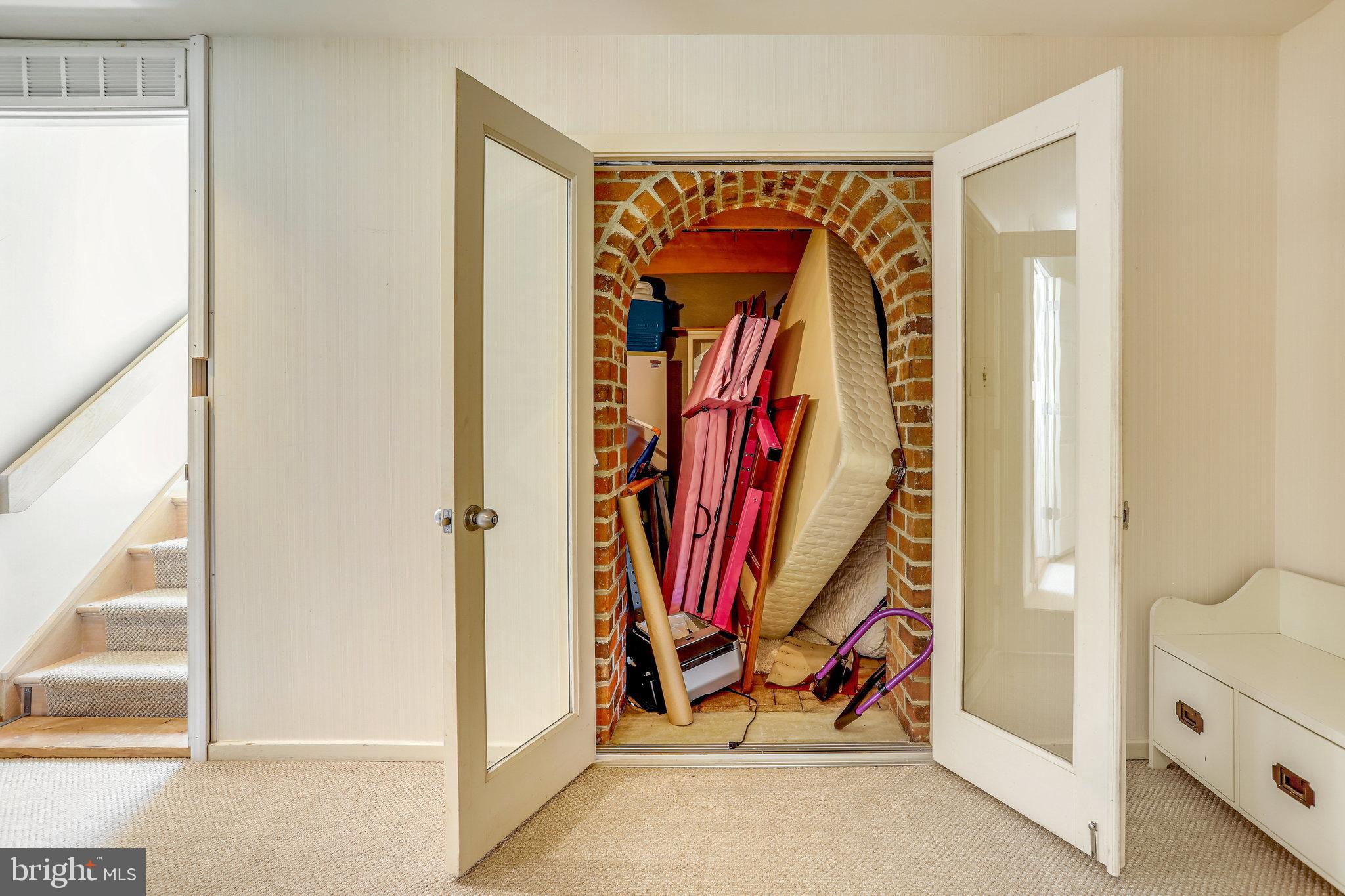 WALKER WOODS LAKE - Residential Lease