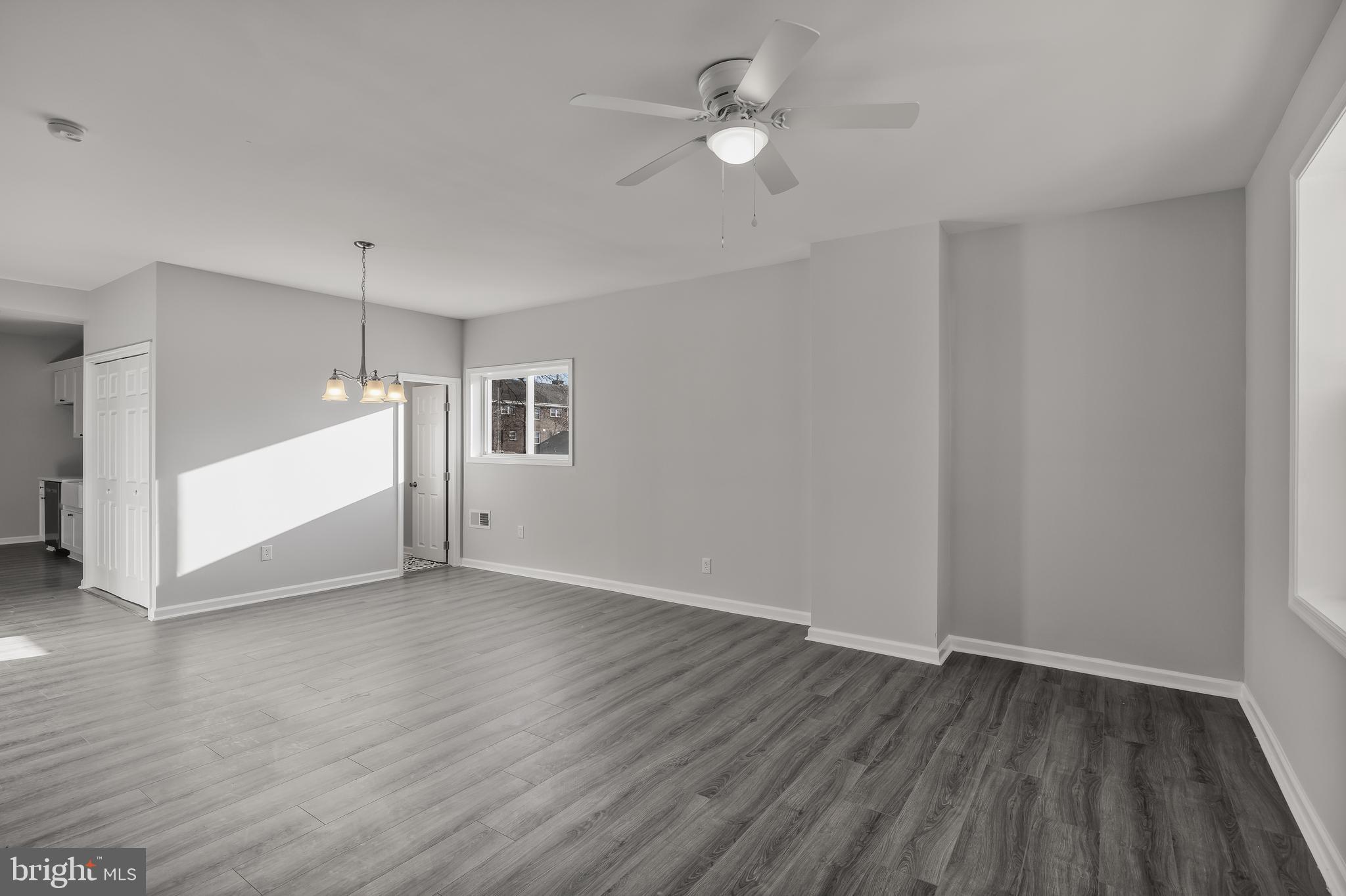 28 W GREENWOOD AVENUE