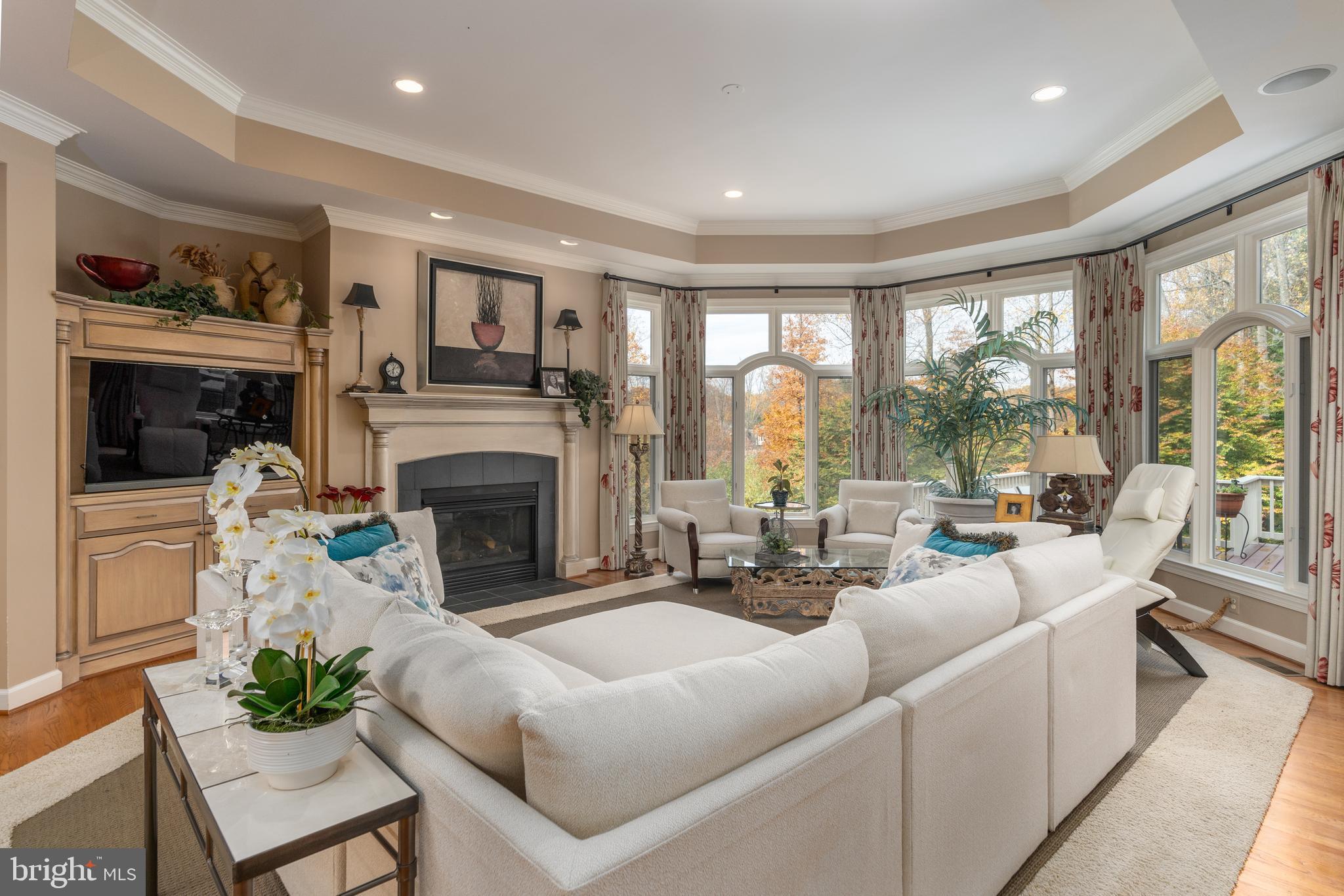 7818 CROWNHURST COURT