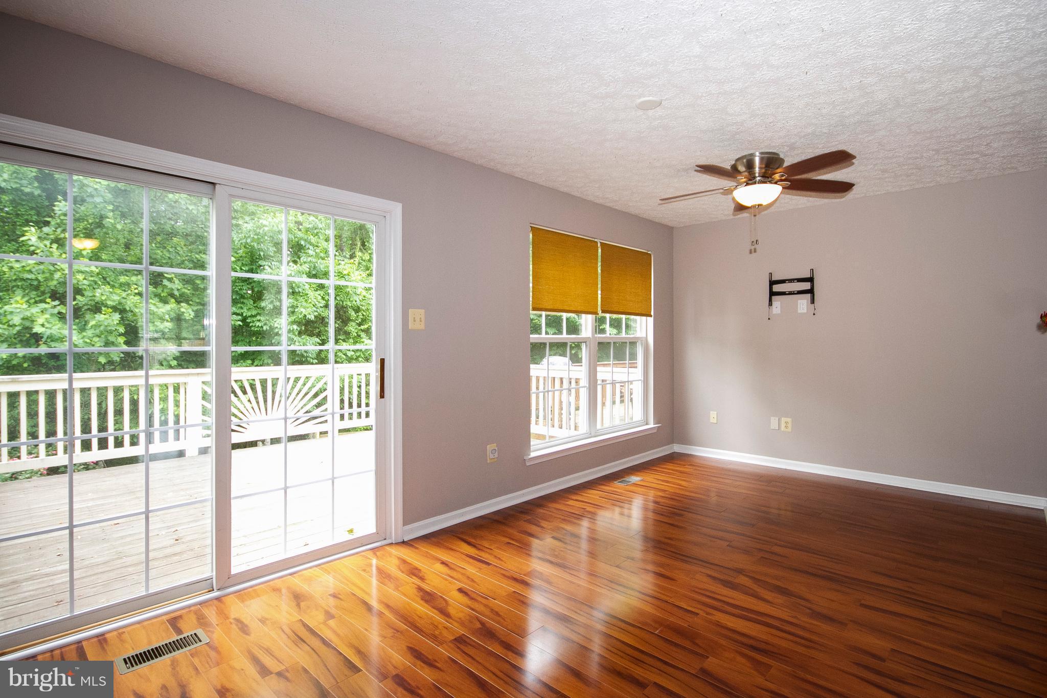 CONSTANT FRIENDSHIP - Residential Lease