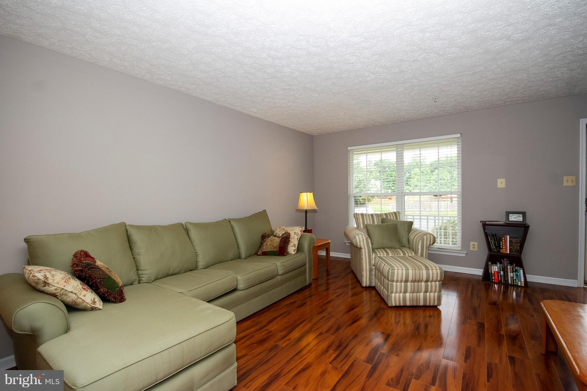 CONSTANT FRIENDSHIP - Residential Lease