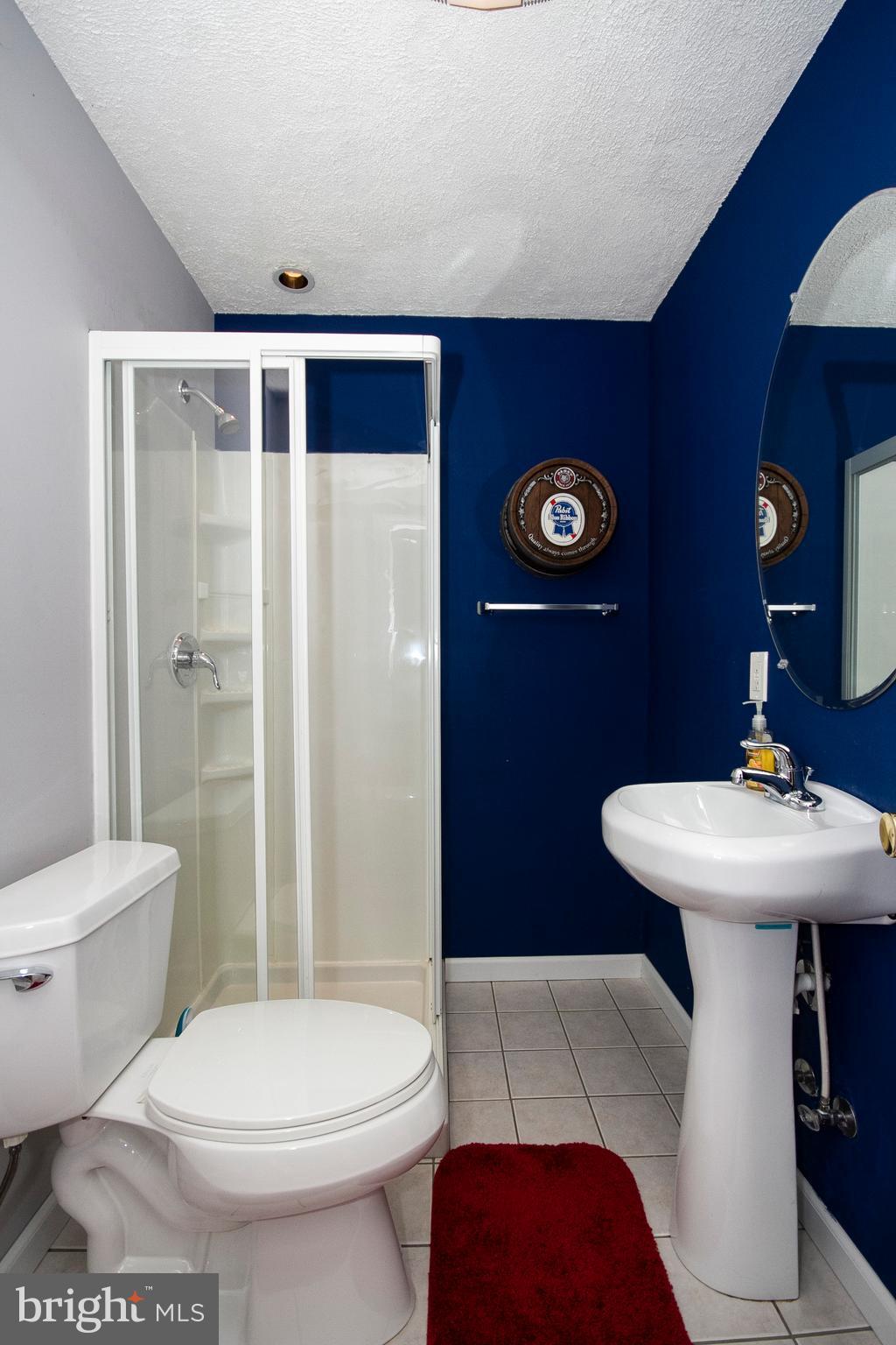 CONSTANT FRIENDSHIP - Residential Lease