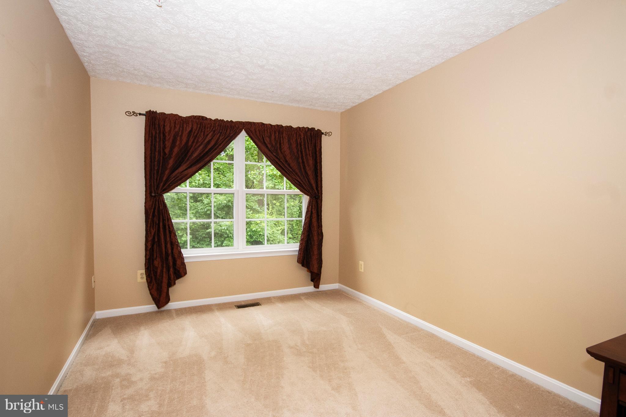 CONSTANT FRIENDSHIP - Residential Lease