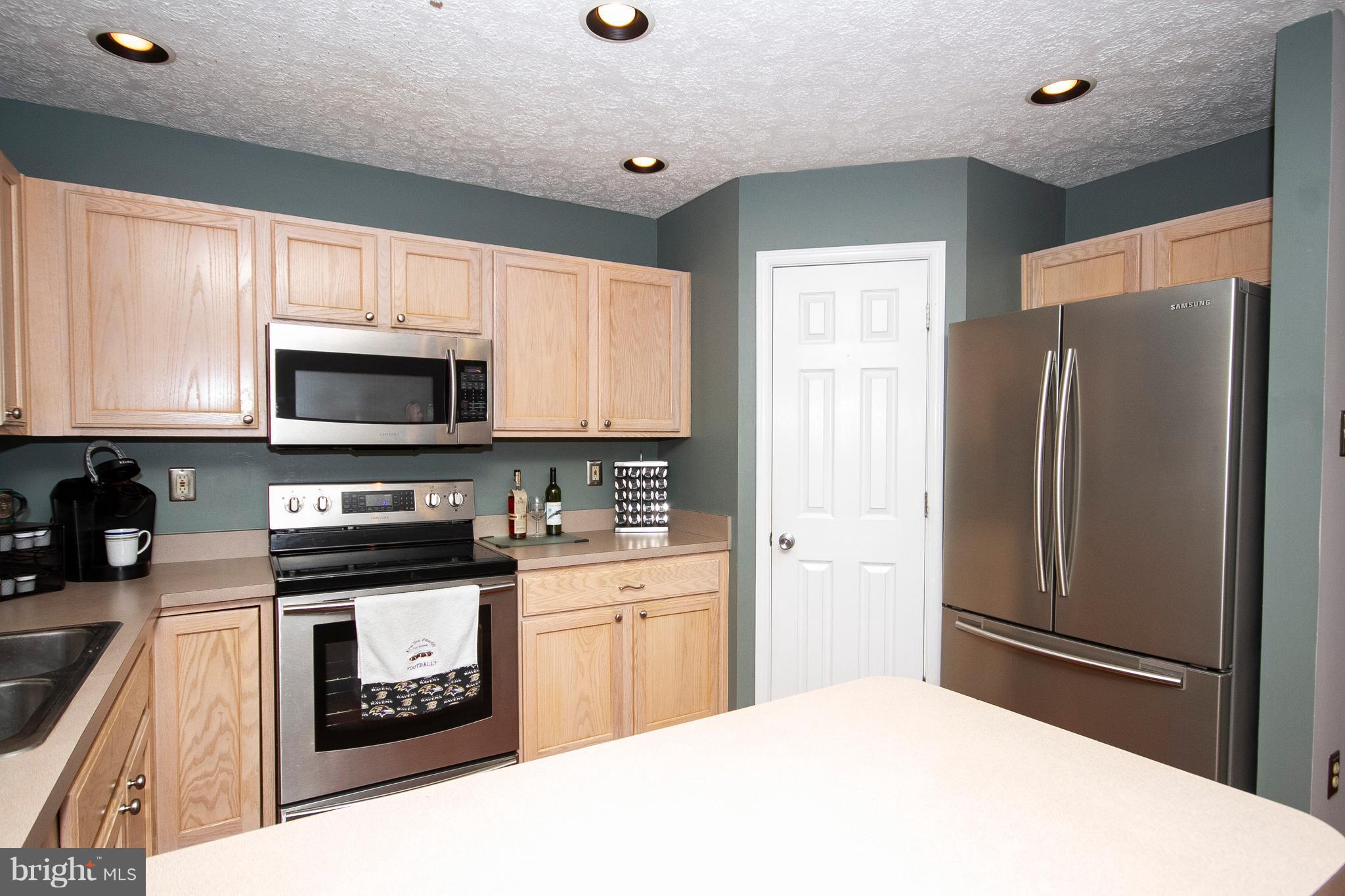 CONSTANT FRIENDSHIP - Residential Lease