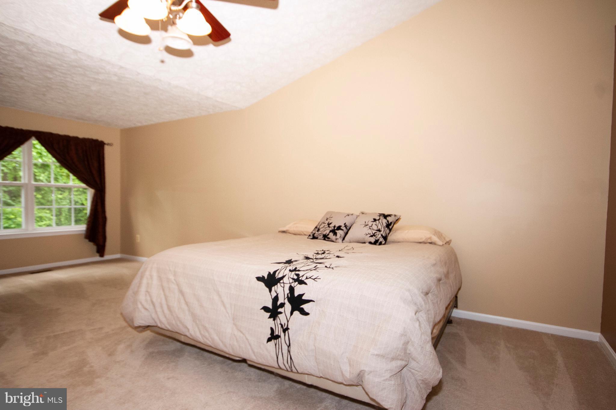 CONSTANT FRIENDSHIP - Residential Lease