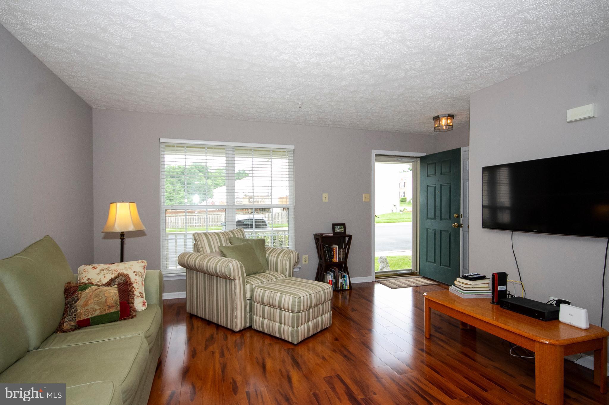 CONSTANT FRIENDSHIP - Residential Lease