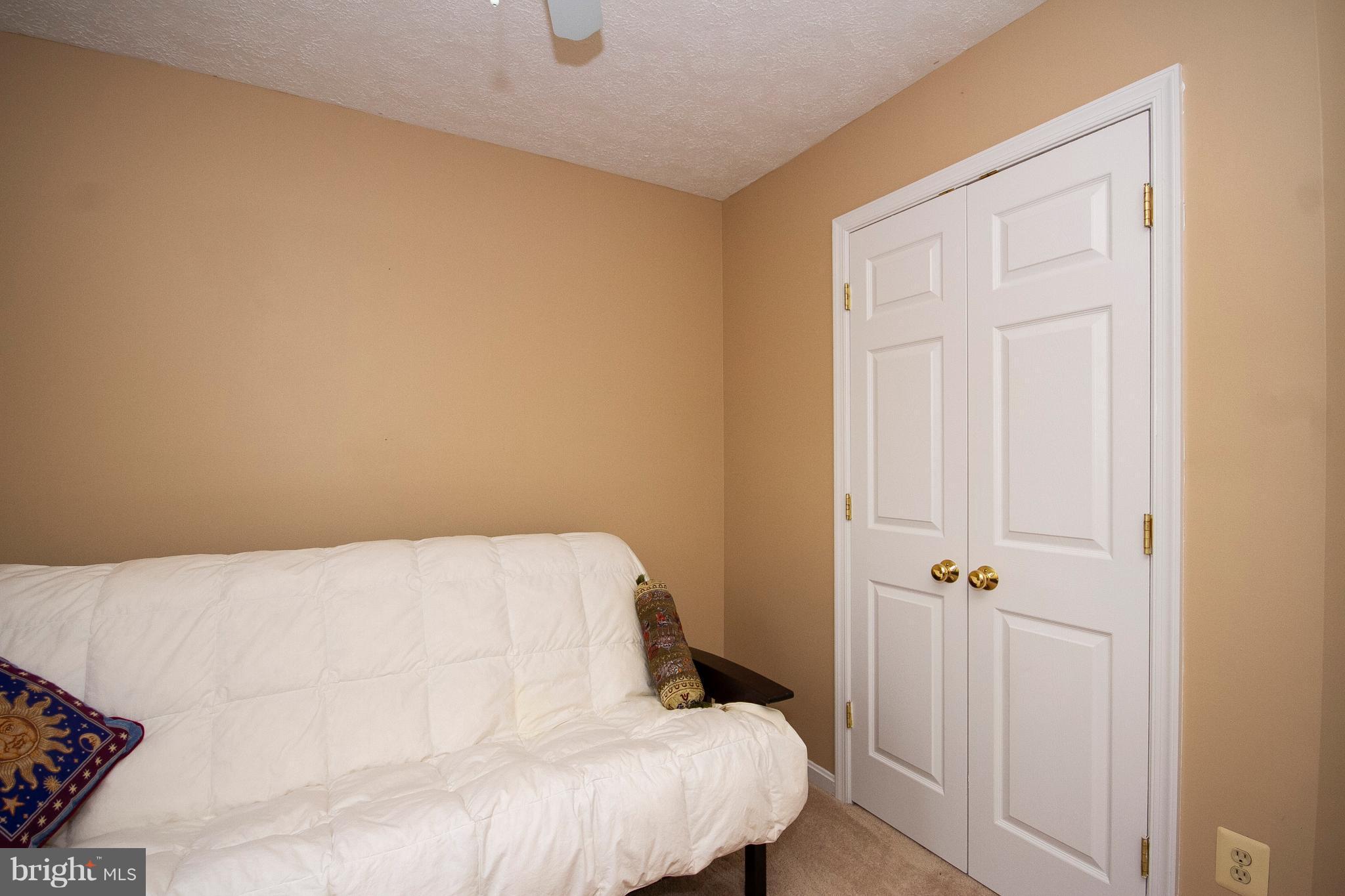 CONSTANT FRIENDSHIP - Residential Lease