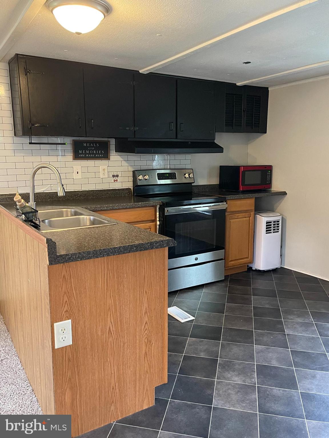 ORCHARD HILLS - Residential