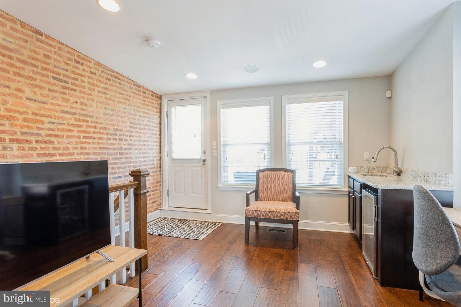 PATTERSON PARK - Residential Lease