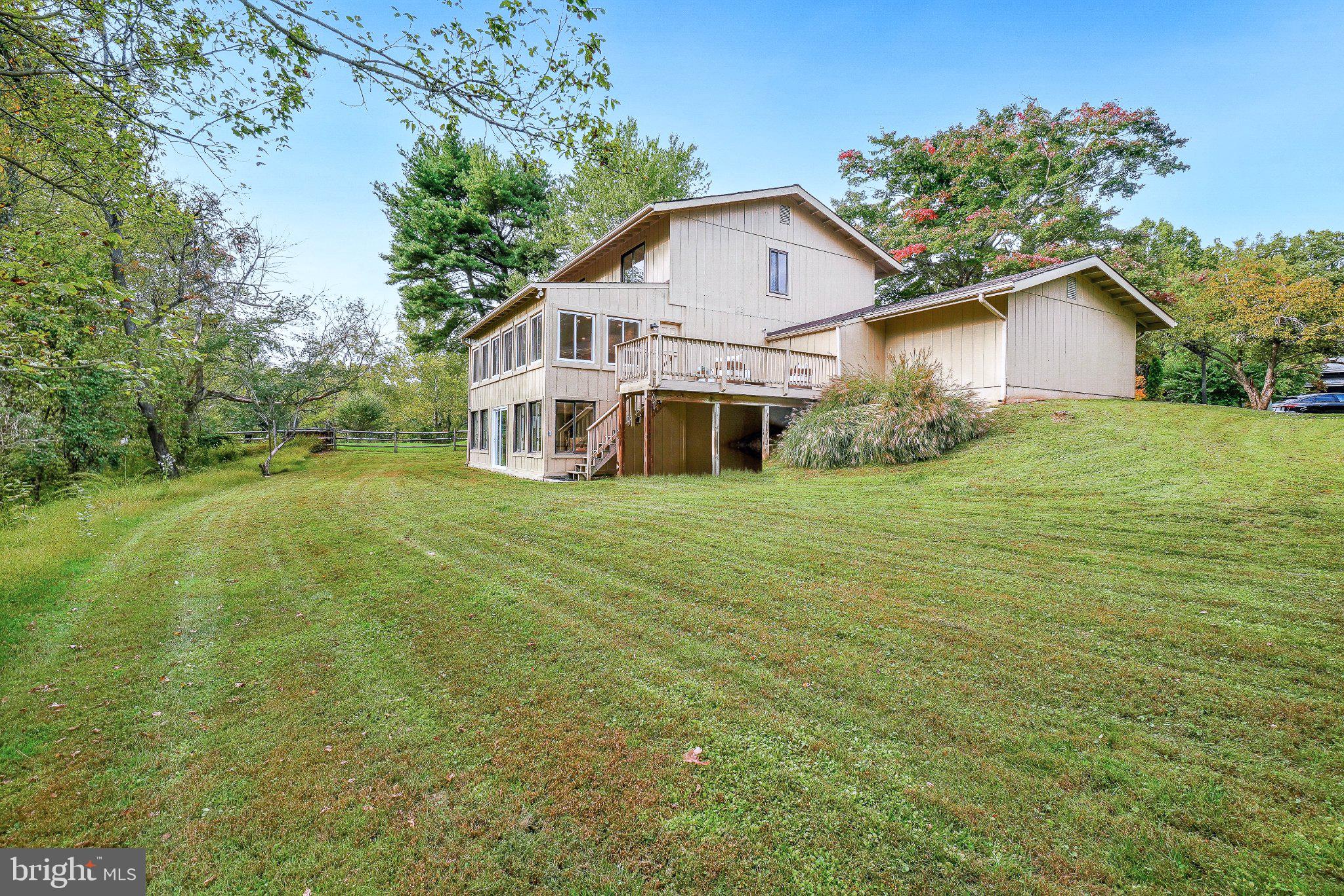 10104 GRAYHORSE COURT