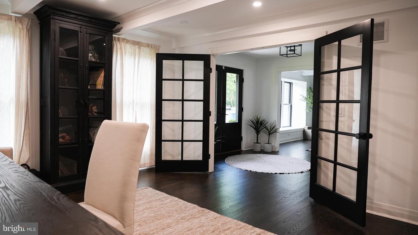 9 WOOD LAKE COURT
