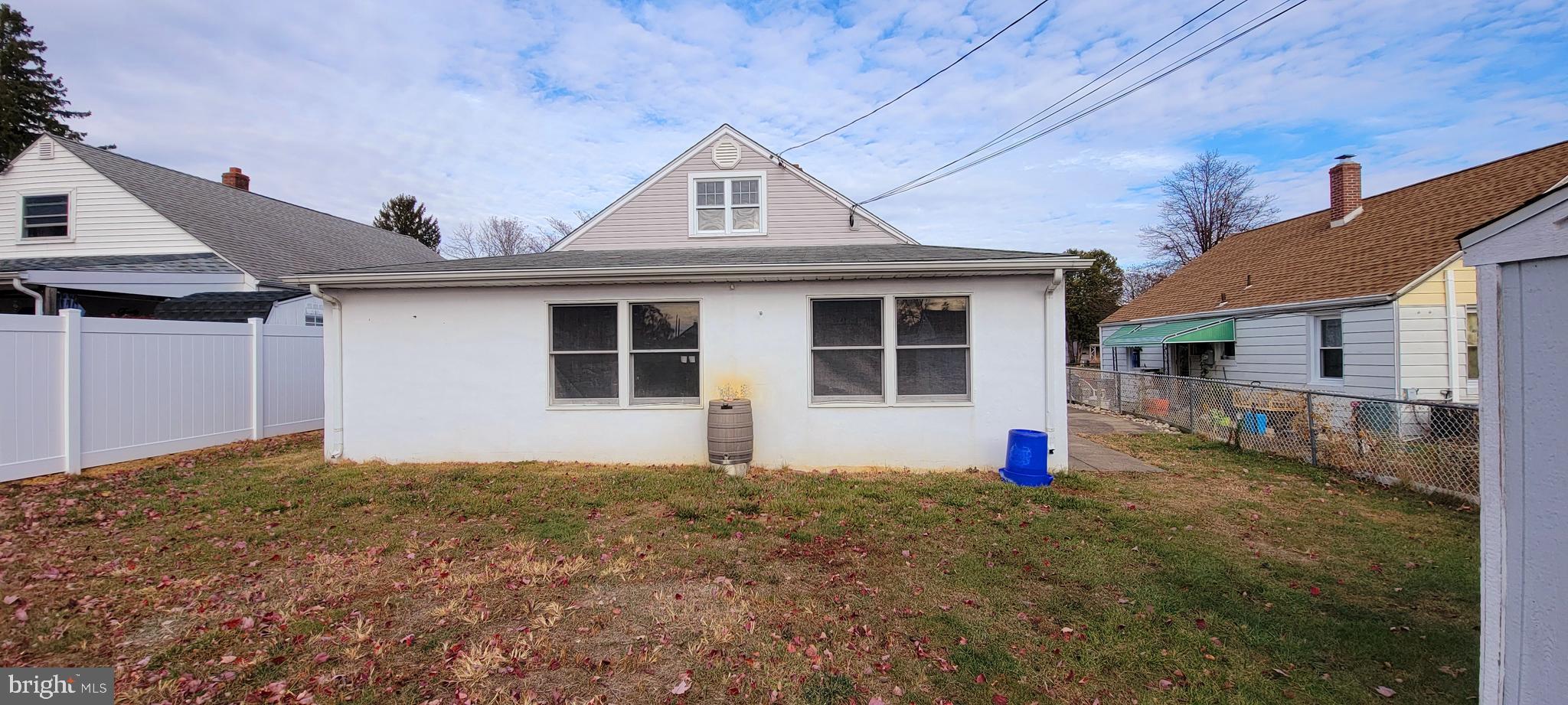 FOX CHASE - Residential