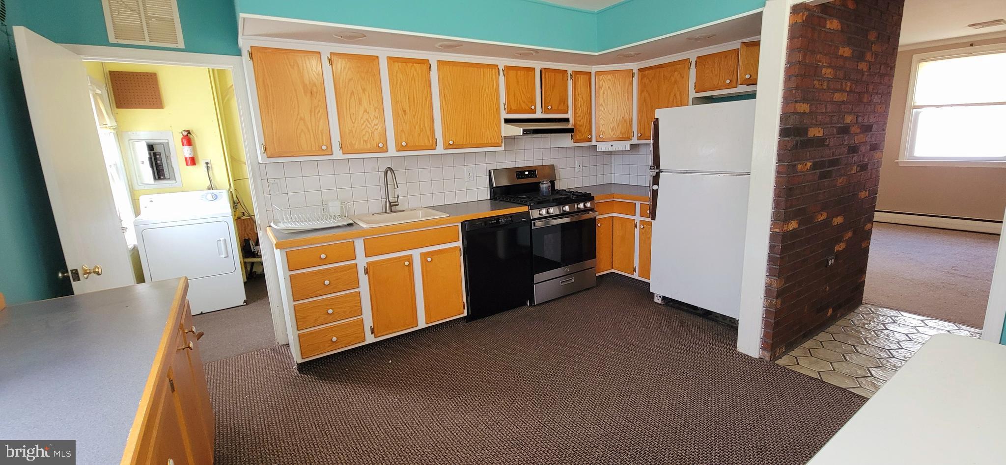 FOX CHASE - Residential