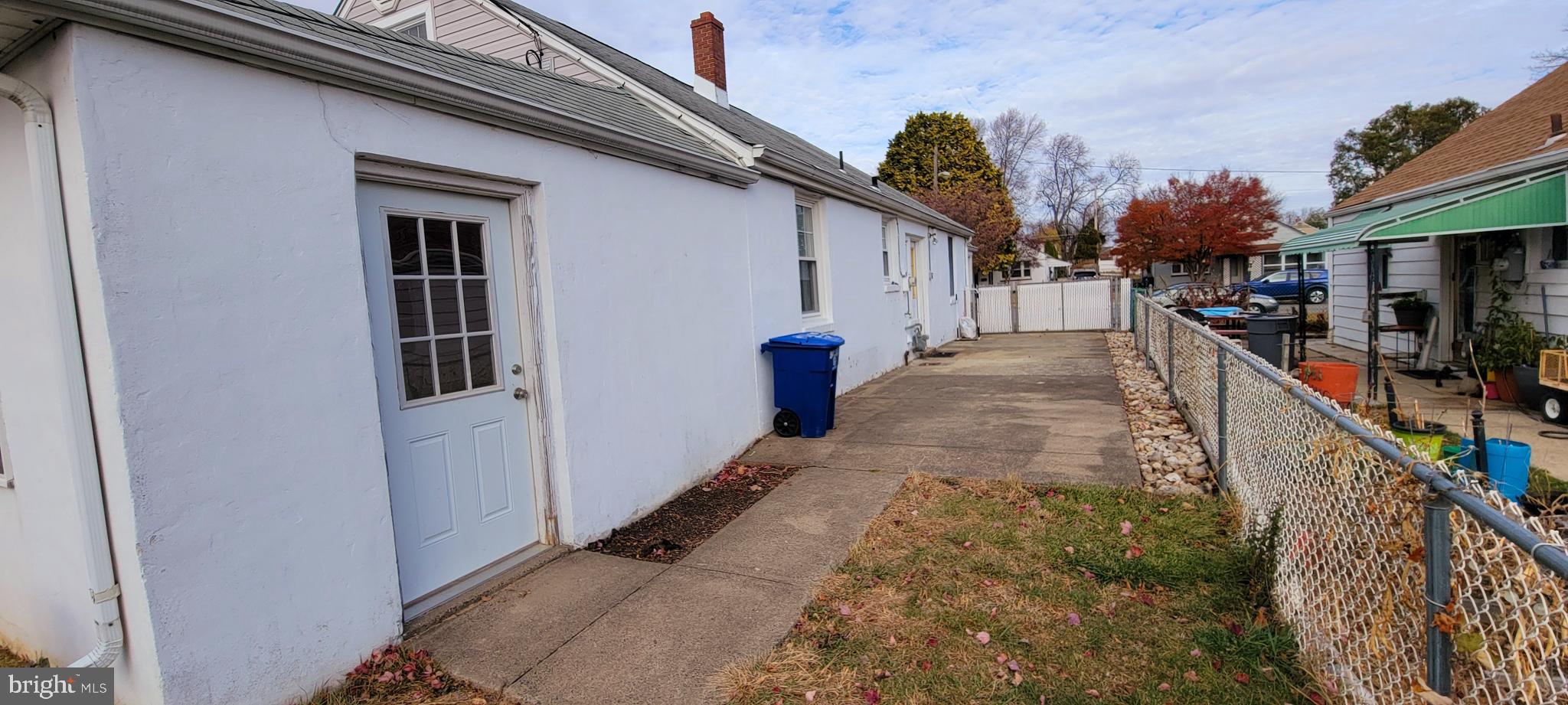 FOX CHASE - Residential