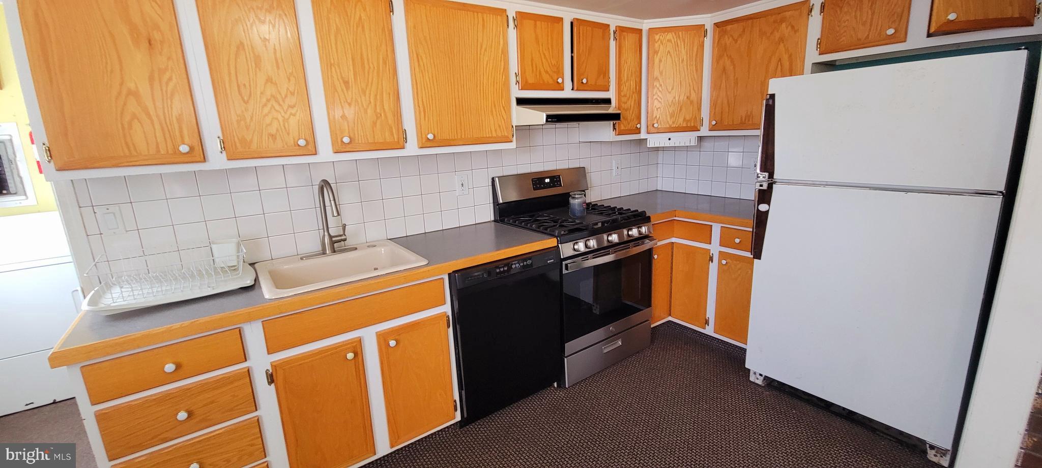 FOX CHASE - Residential