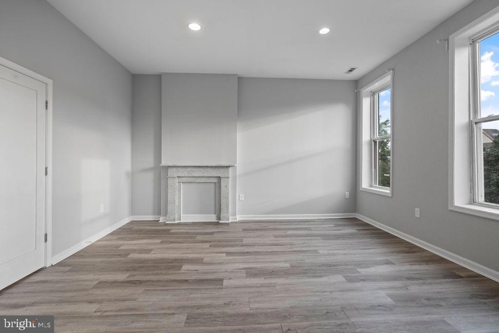 CHARLES VILLAGE - Residential Lease