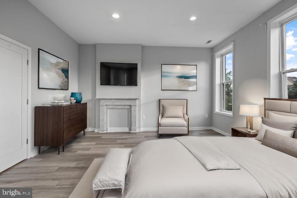 CHARLES VILLAGE - Residential Lease