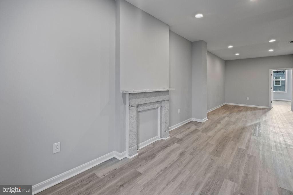 CHARLES VILLAGE - Residential Lease