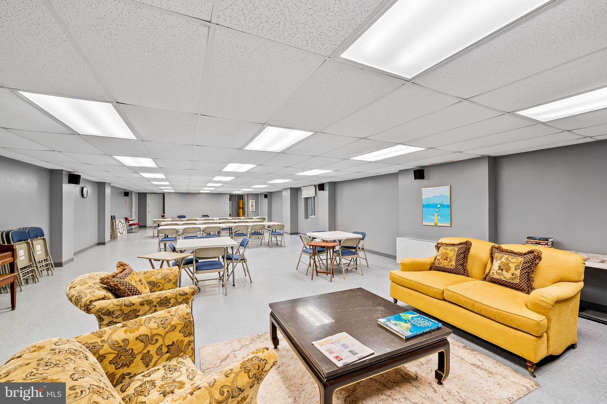 ELEVEN SLADE - Residential