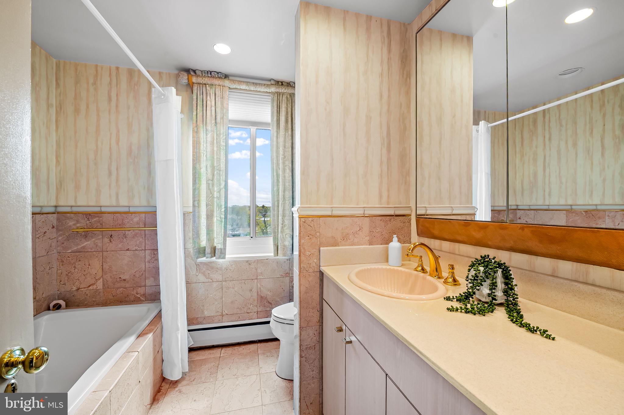 ELEVEN SLADE - Residential