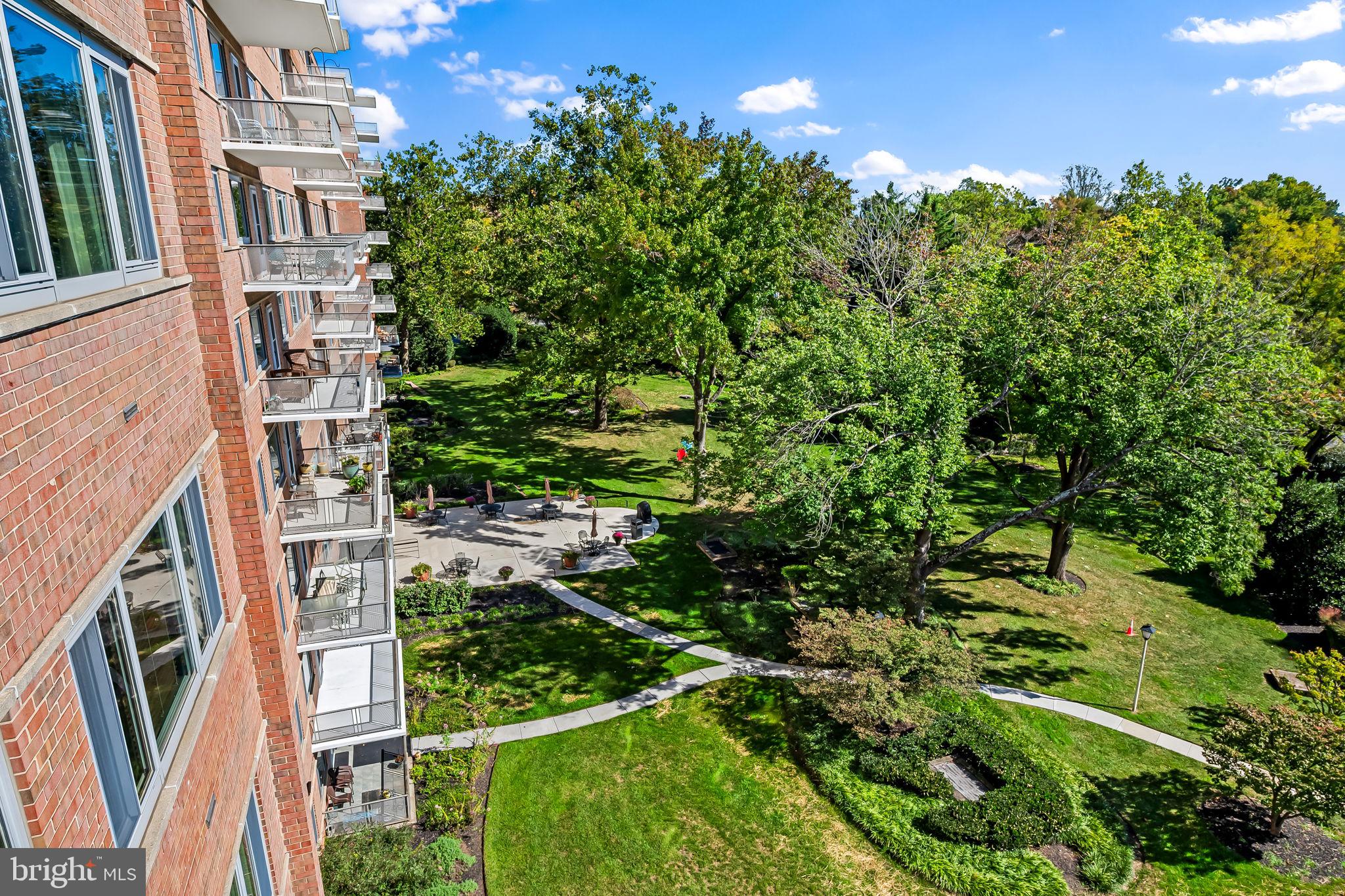 ELEVEN SLADE - Residential