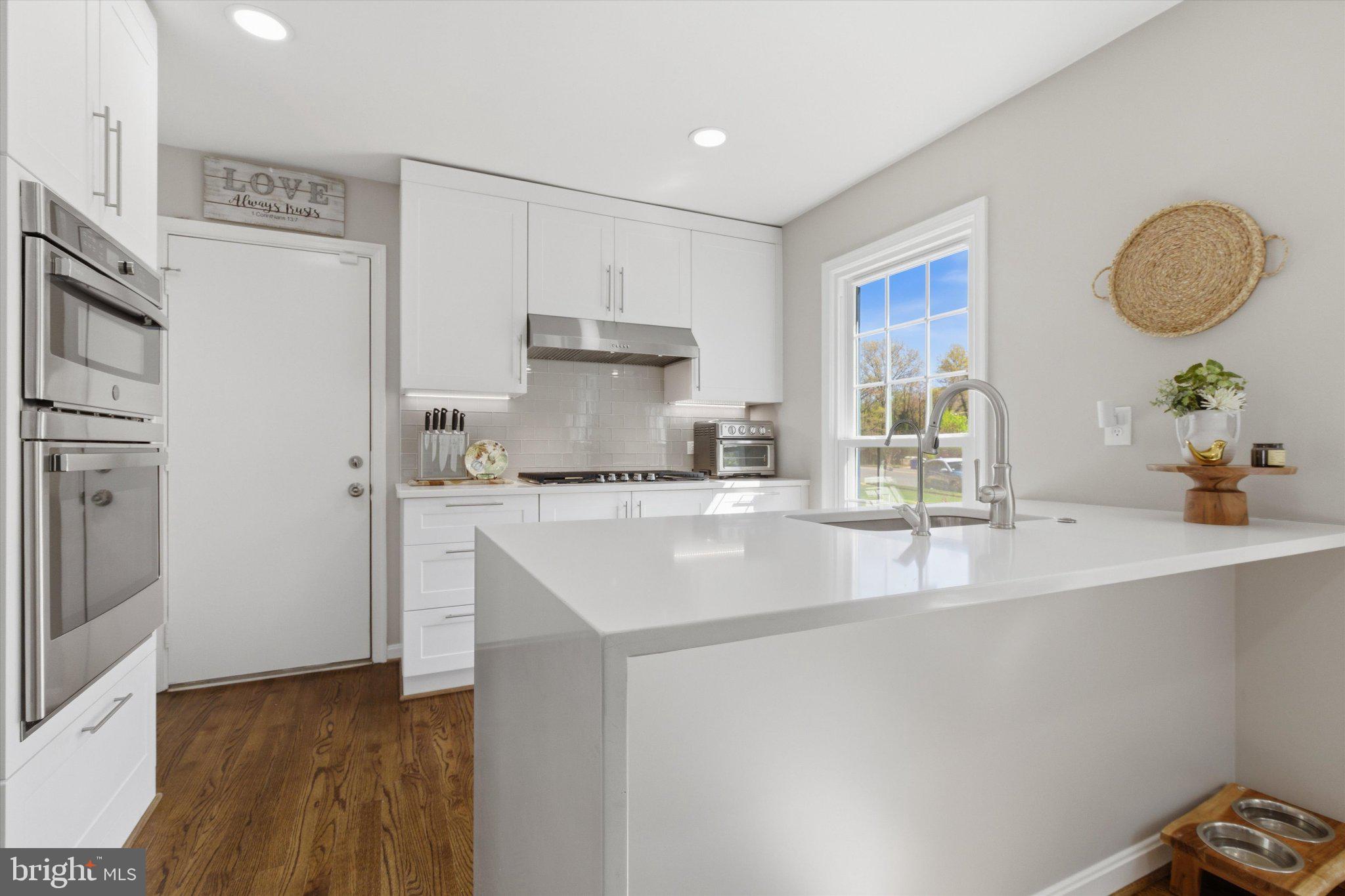 LAKE BRADDOCK - Residential