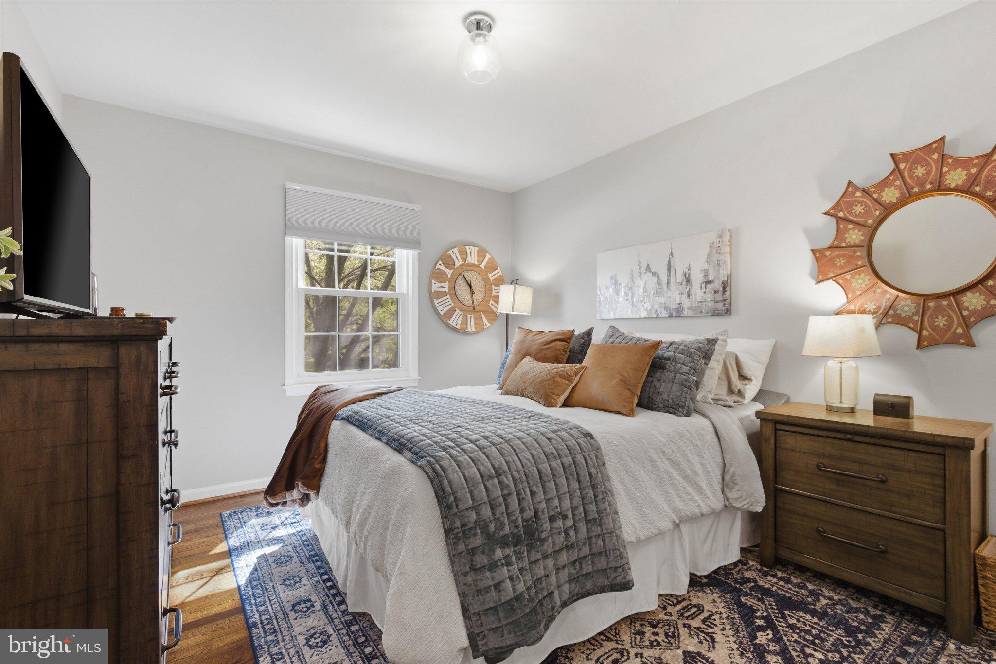 LAKE BRADDOCK - Residential