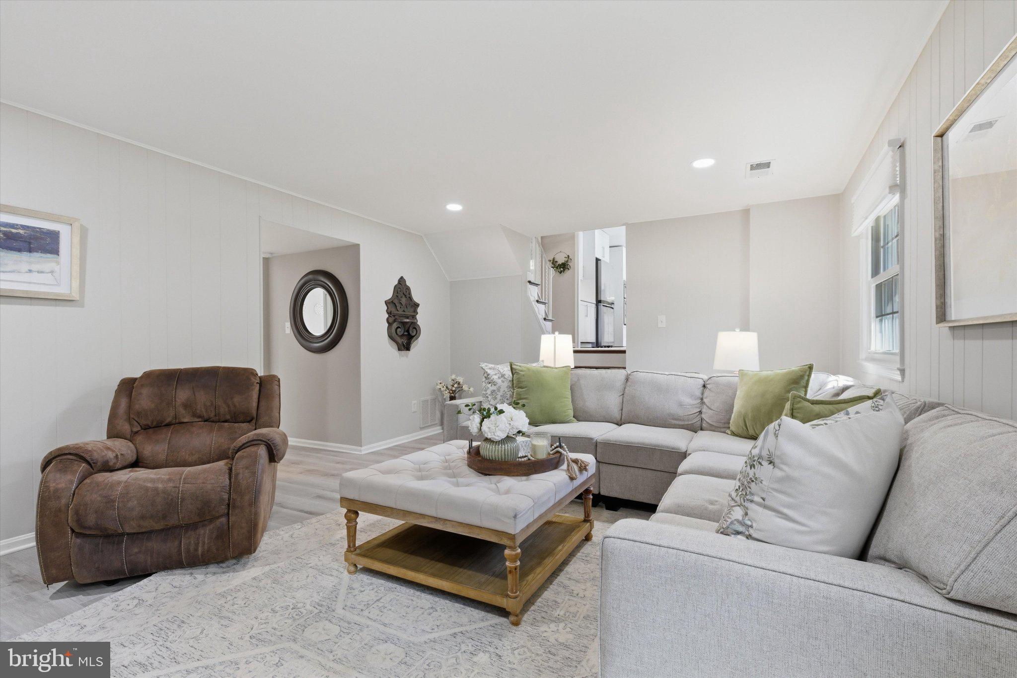 LAKE BRADDOCK - Residential