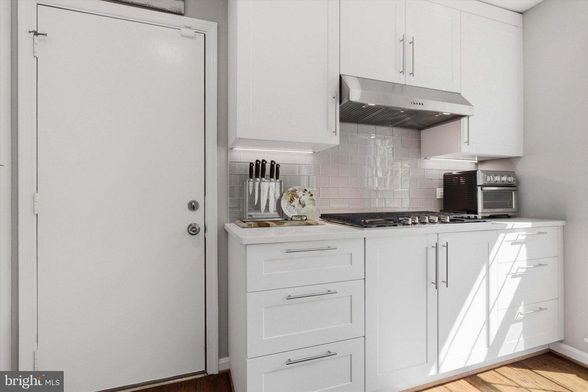 LAKE BRADDOCK - Residential