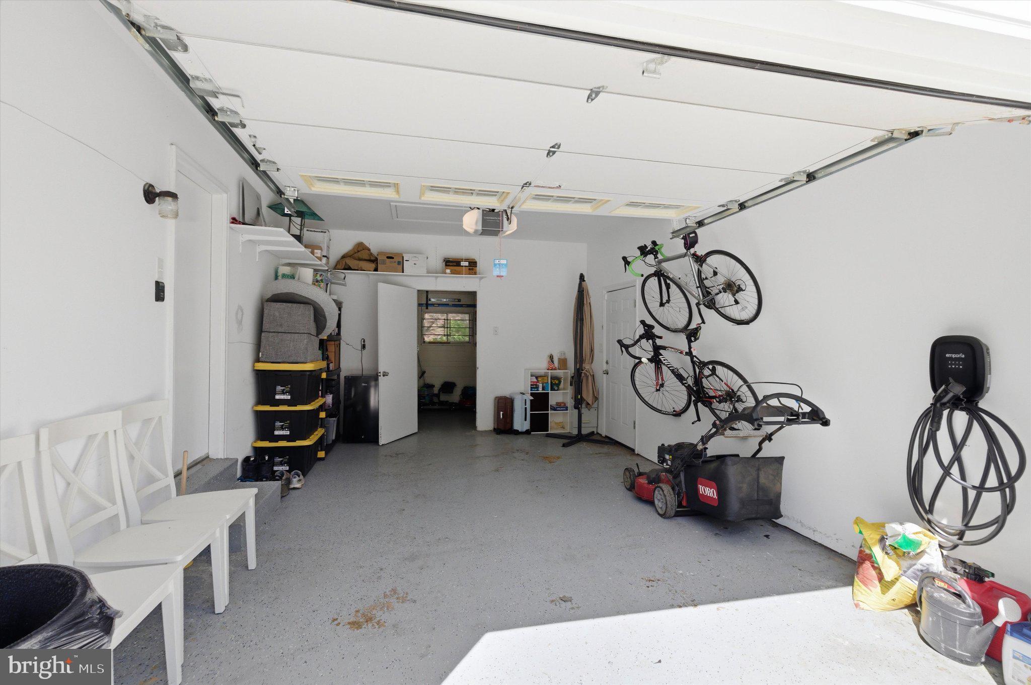 LAKE BRADDOCK - Residential