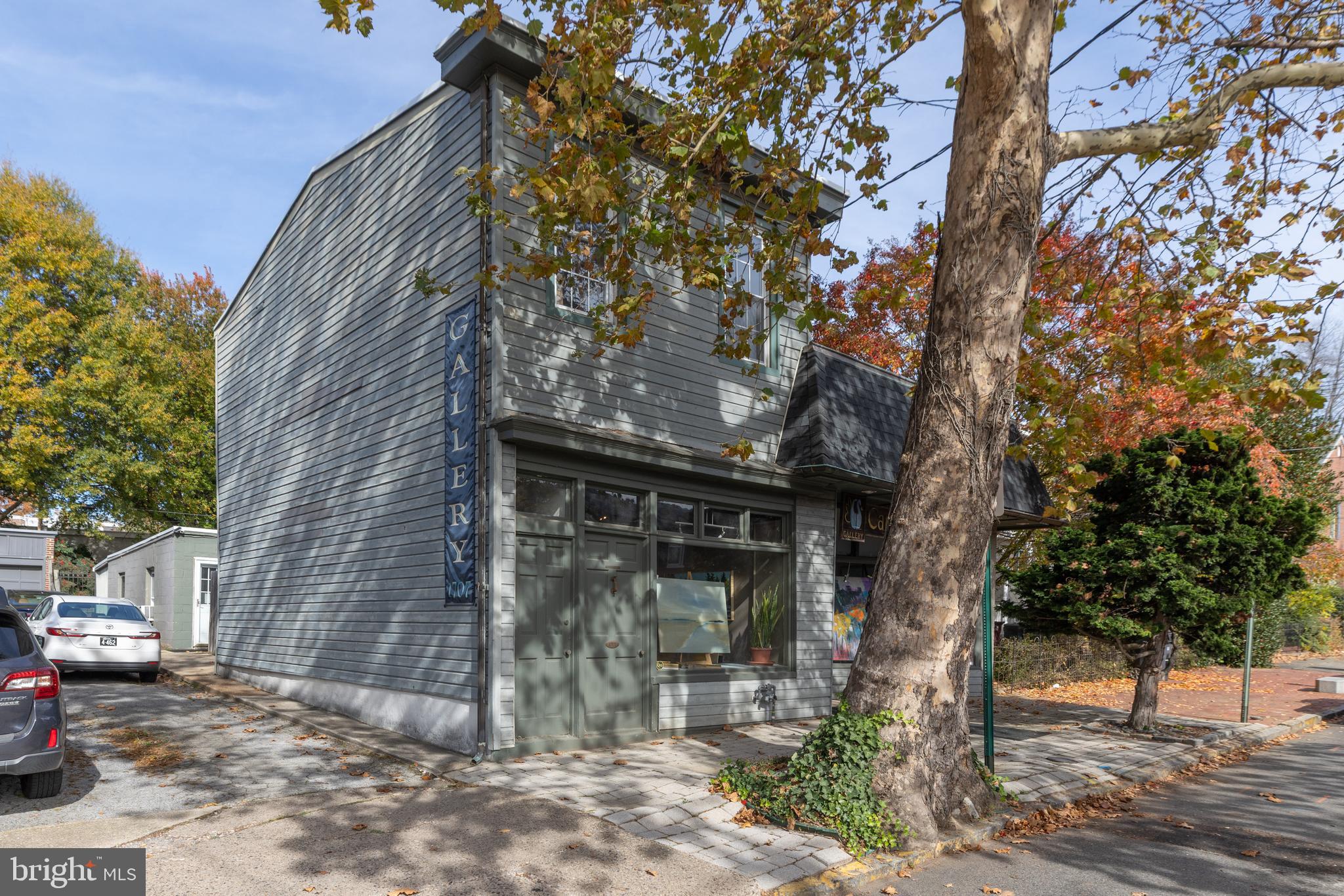 1705 N LINCOLN STREET